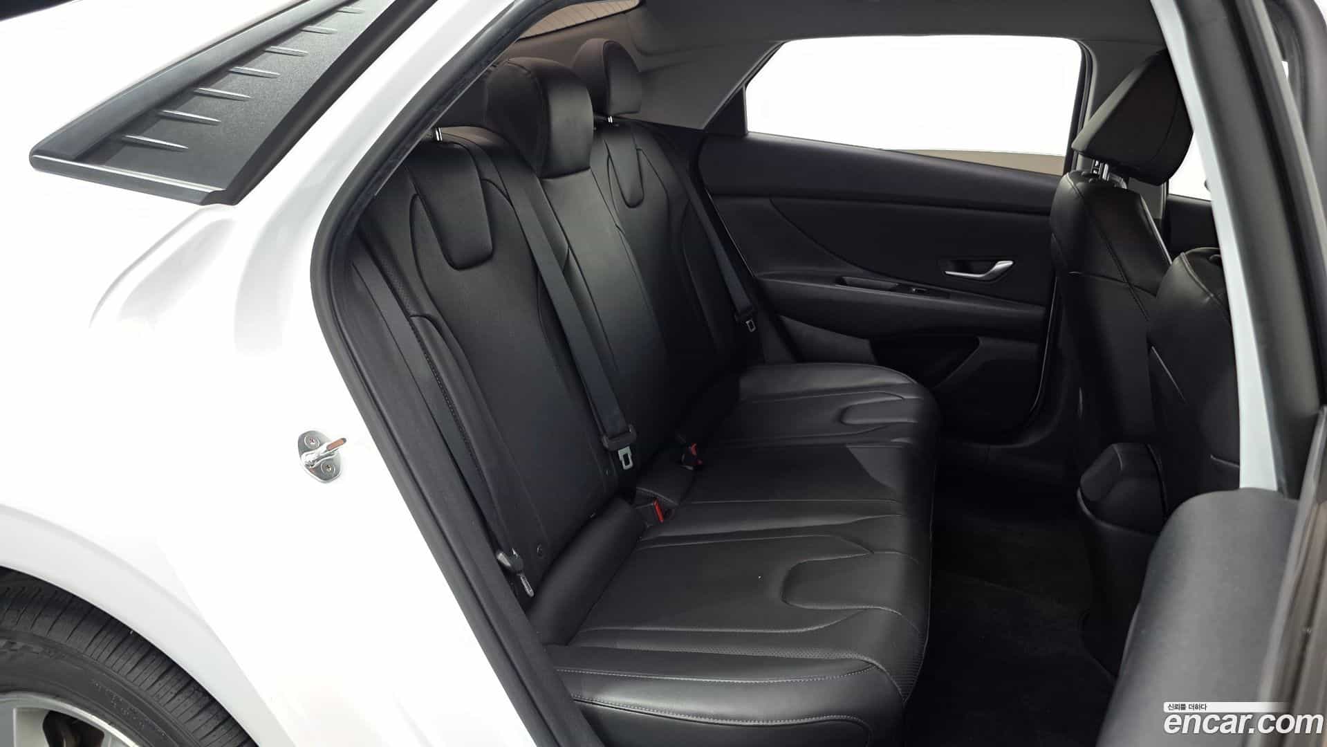 AVANTE Hyundai 2022.6-OPTION-016