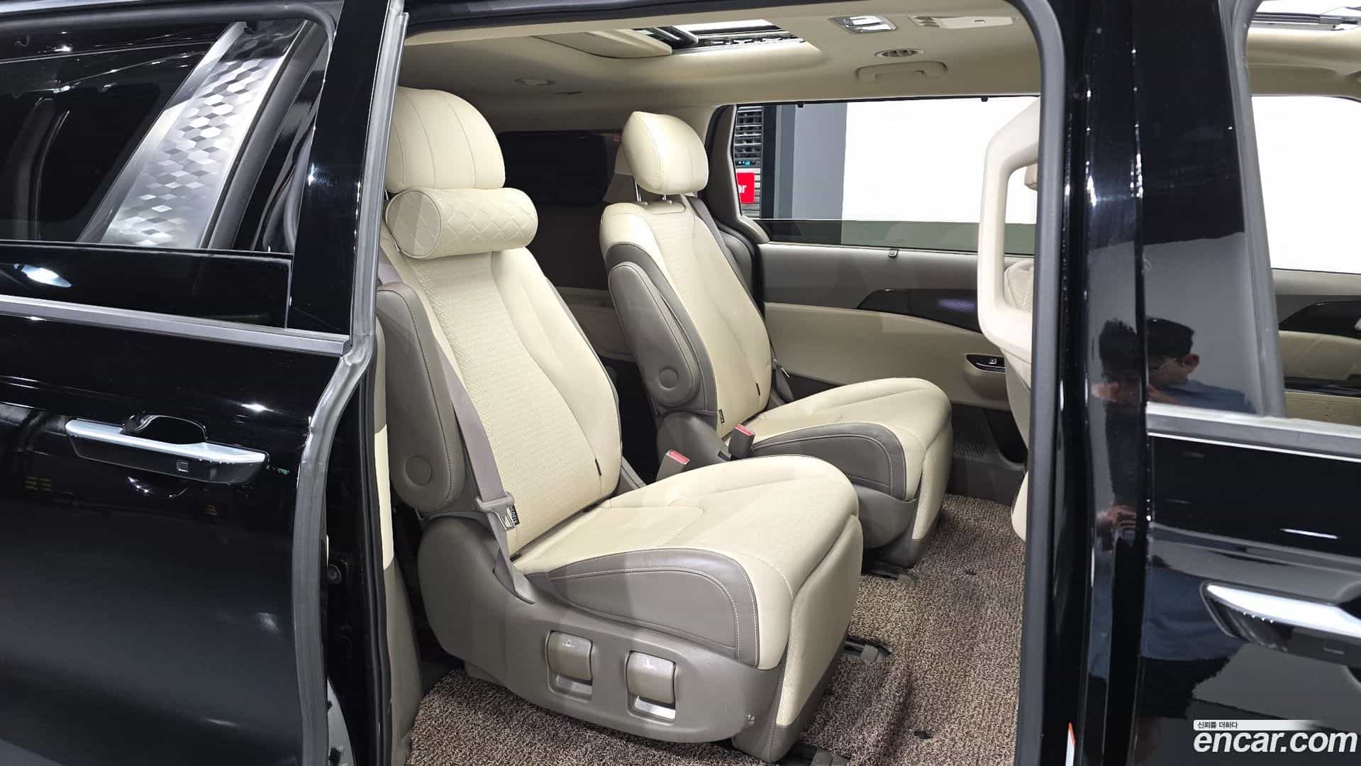 Canival Kia 2022.8-OPTION-016