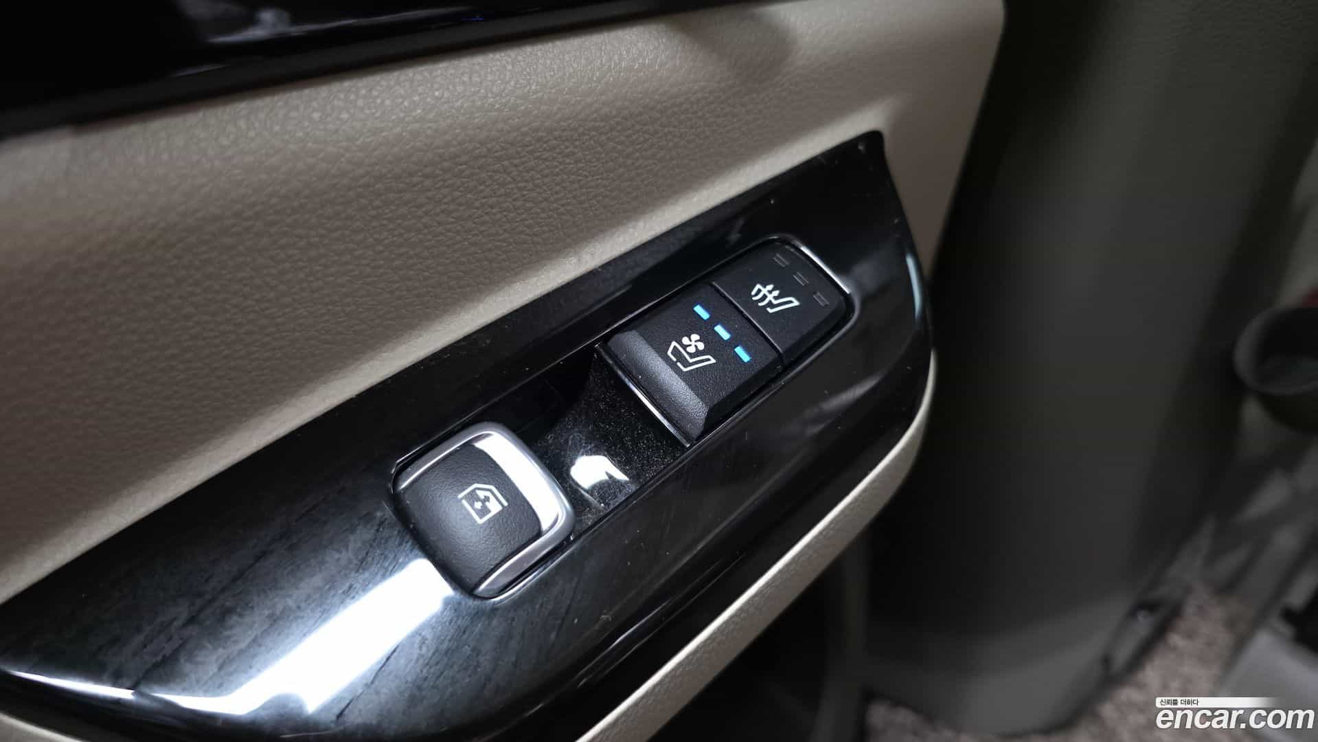 Canival Kia 2022.8-OPTION-040