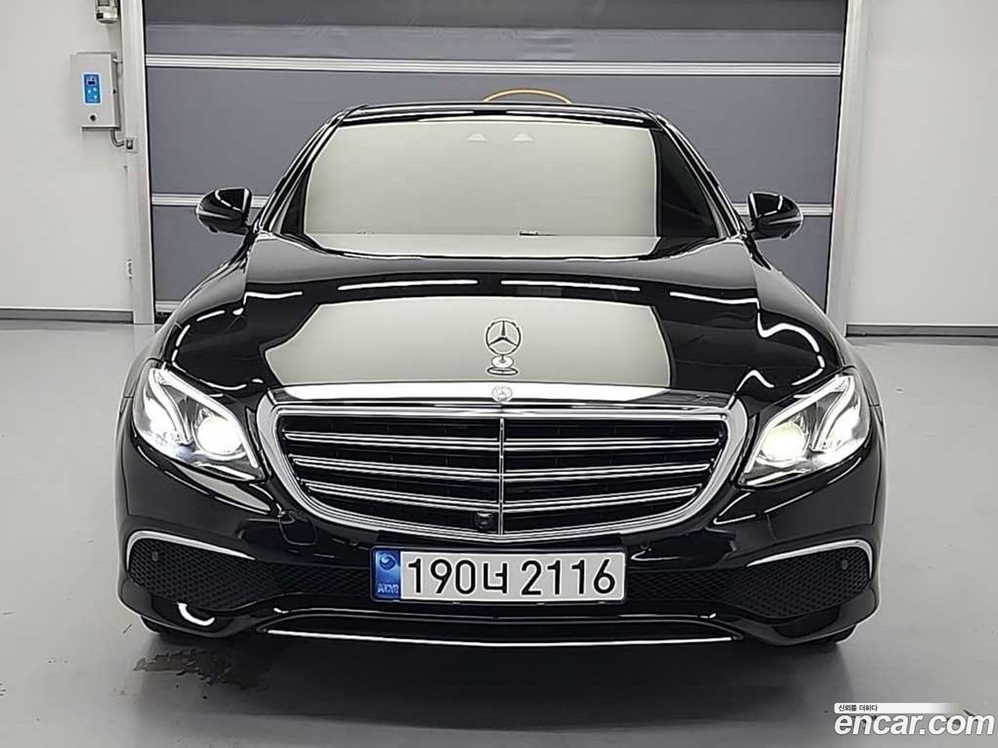 Main__Slider__Photo:E-Class Mercedes-Benz 2017.1-0