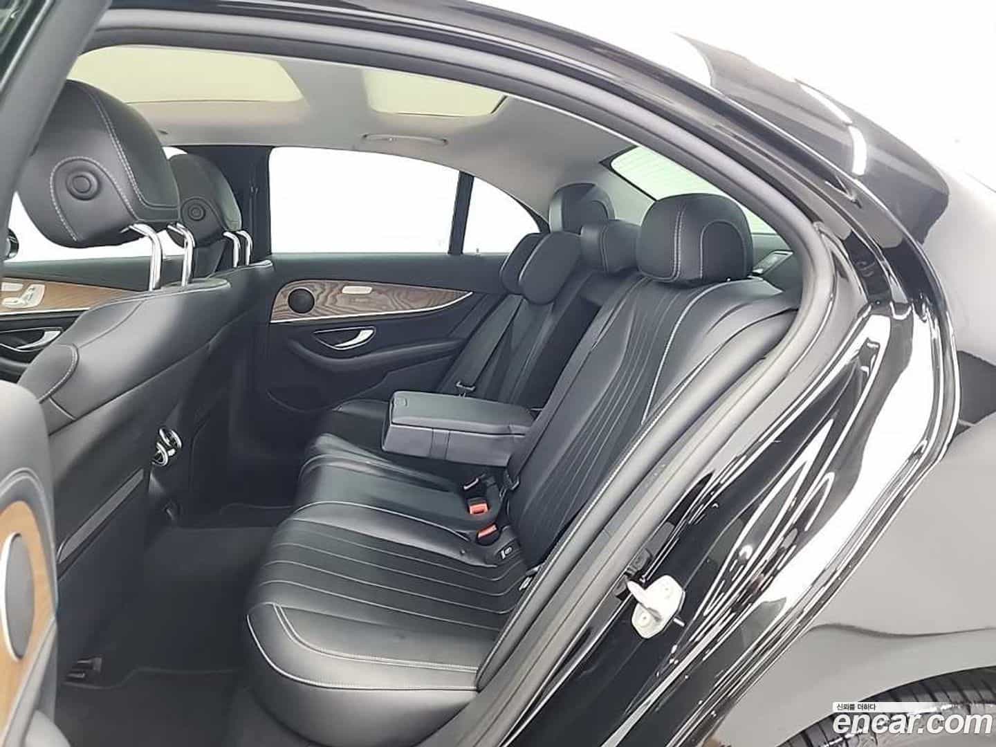 E-Class Mercedes-Benz 2017.1-OPTION-016