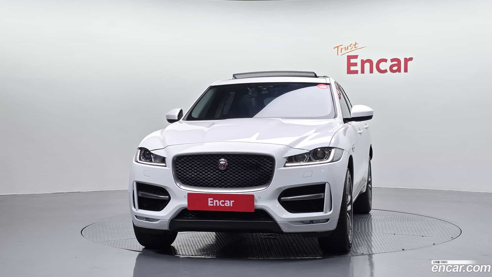F-PACE Jaguar 2017.8-OUTER-003