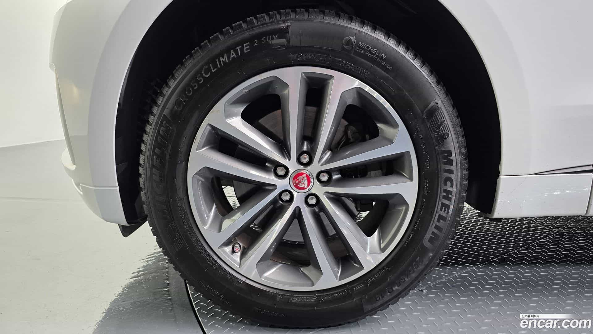 F-PACE Jaguar 2017.8-OUTER-005