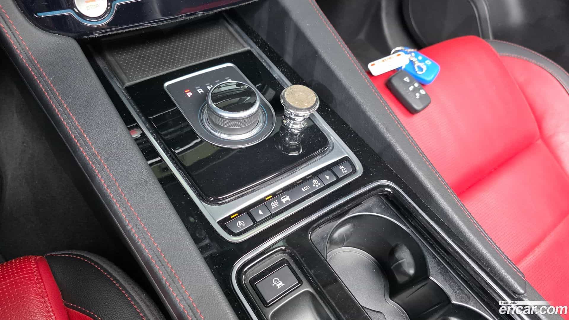 F-PACE Jaguar 2017.8-INNER-009