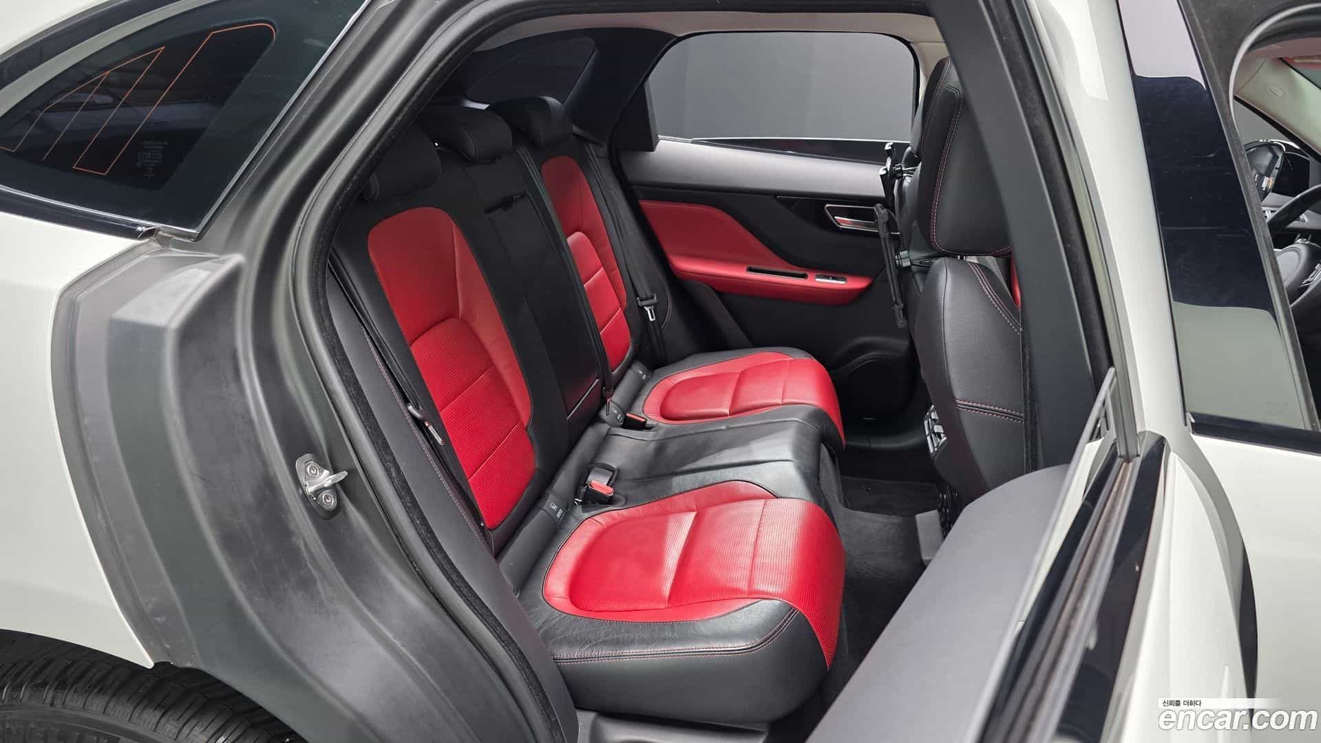 F-PACE Jaguar 2017.8-OPTION-015
