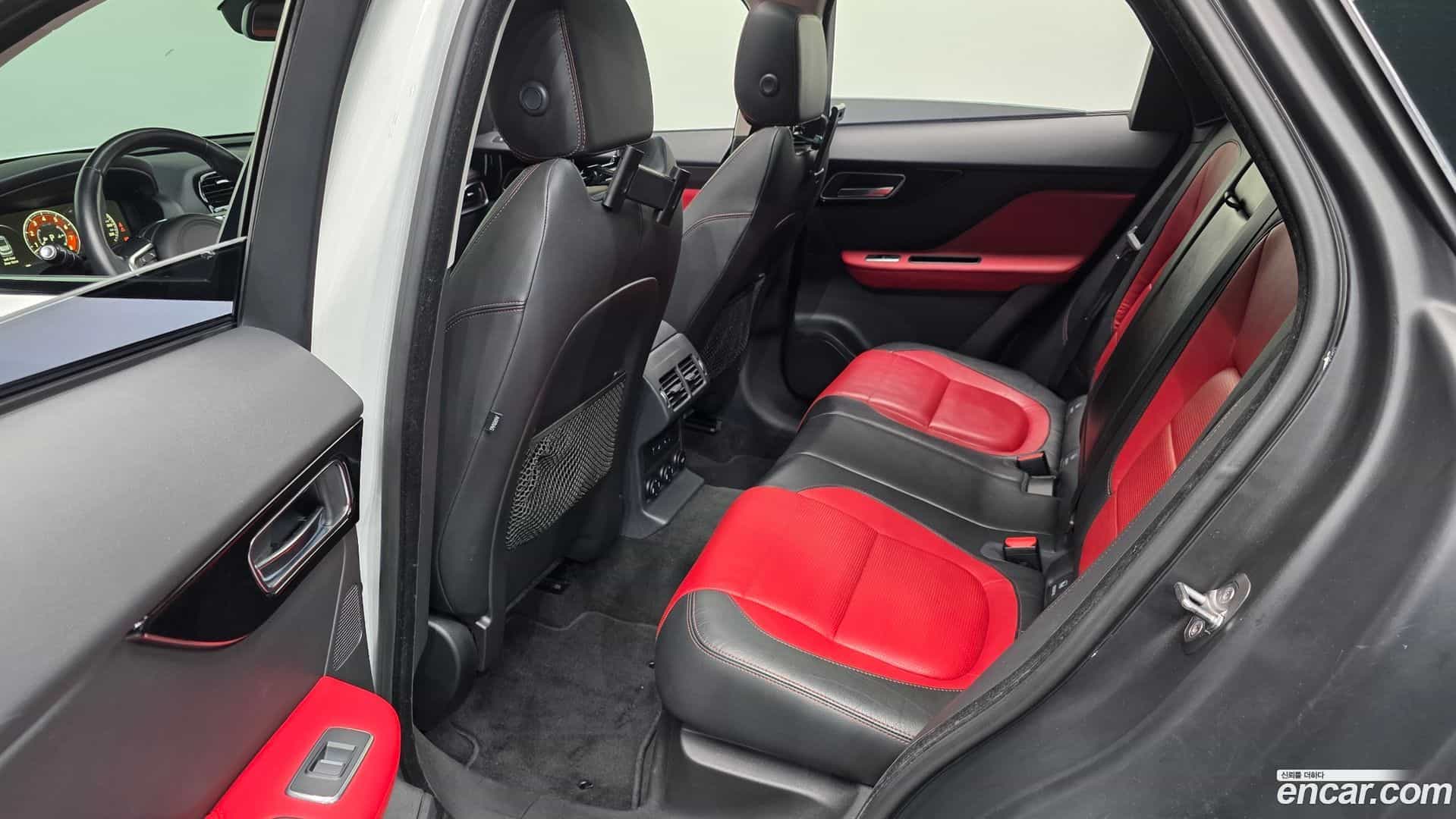 F-PACE Jaguar 2017.8-OPTION-016