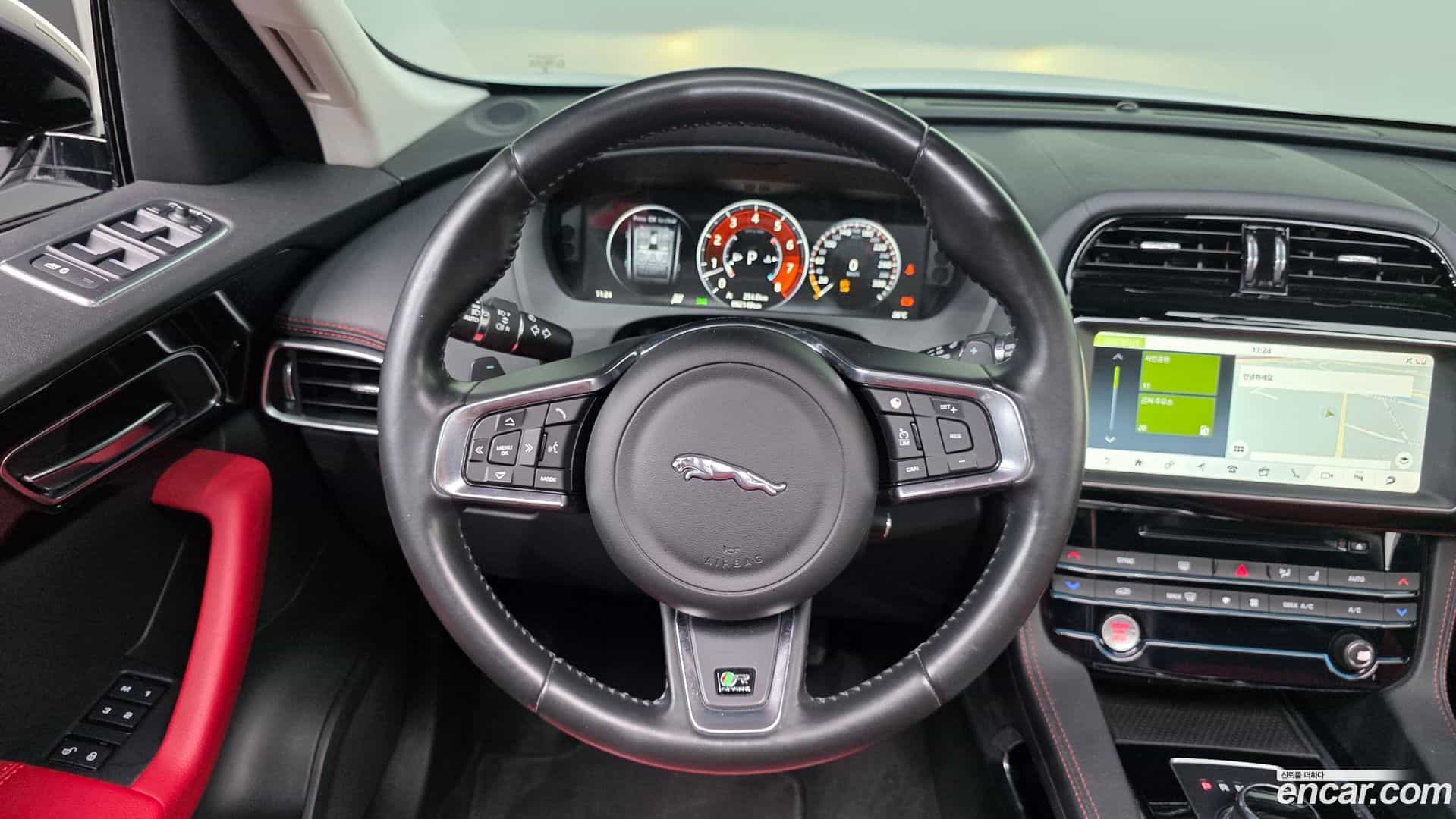 F-PACE Jaguar 2017.8-OPTION-017