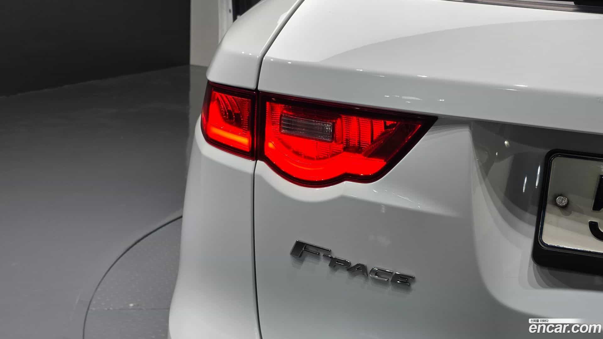 F-PACE Jaguar 2017.8-OUTER-033