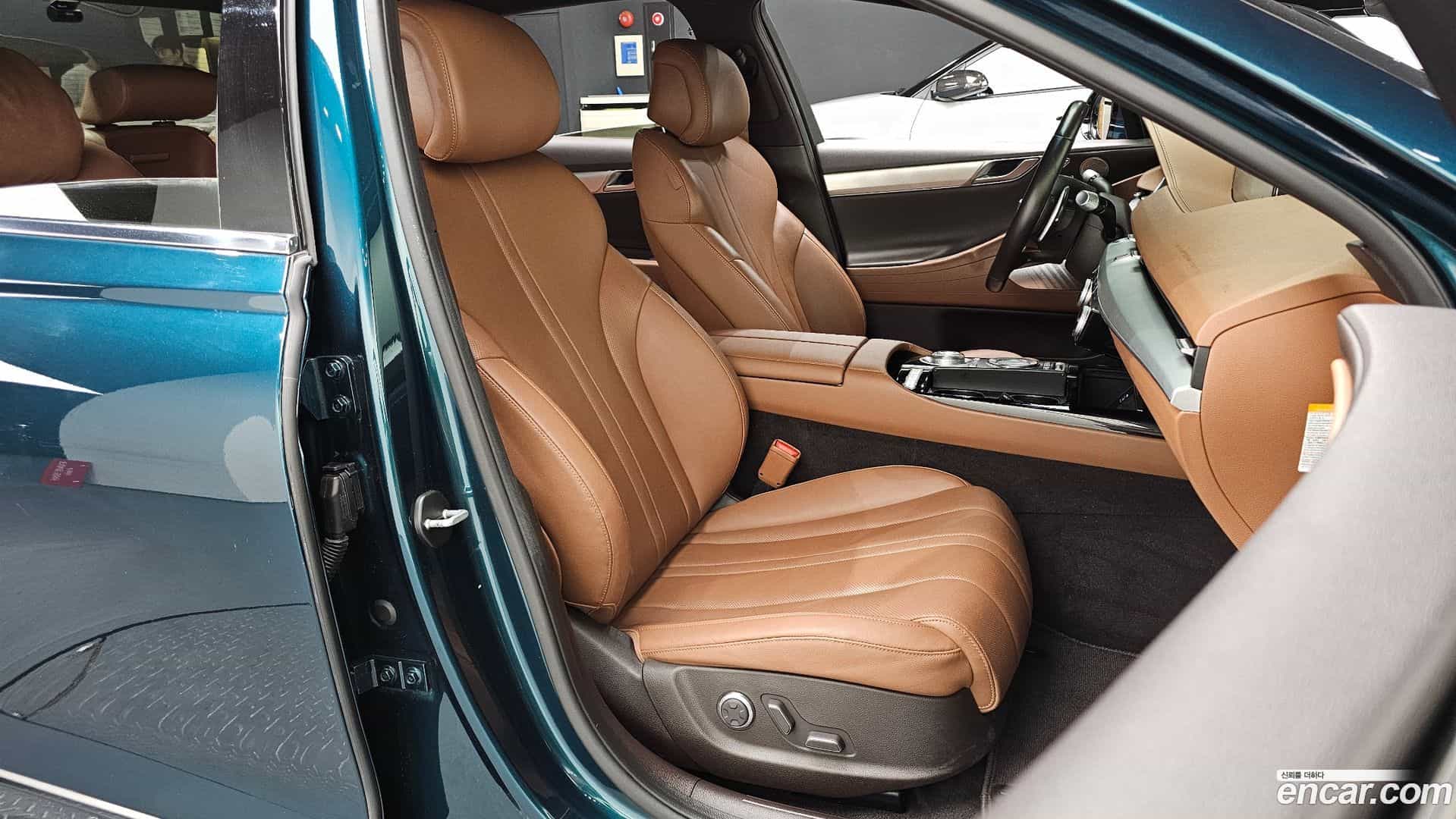 G80 Genesis 2022.4-INNER-036