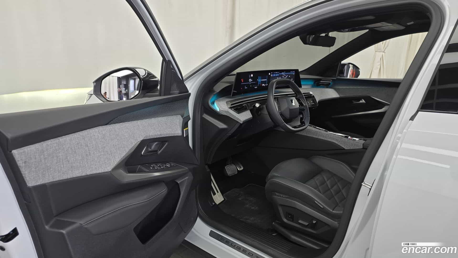 3008 Peugeot 2025.5-INNER-010