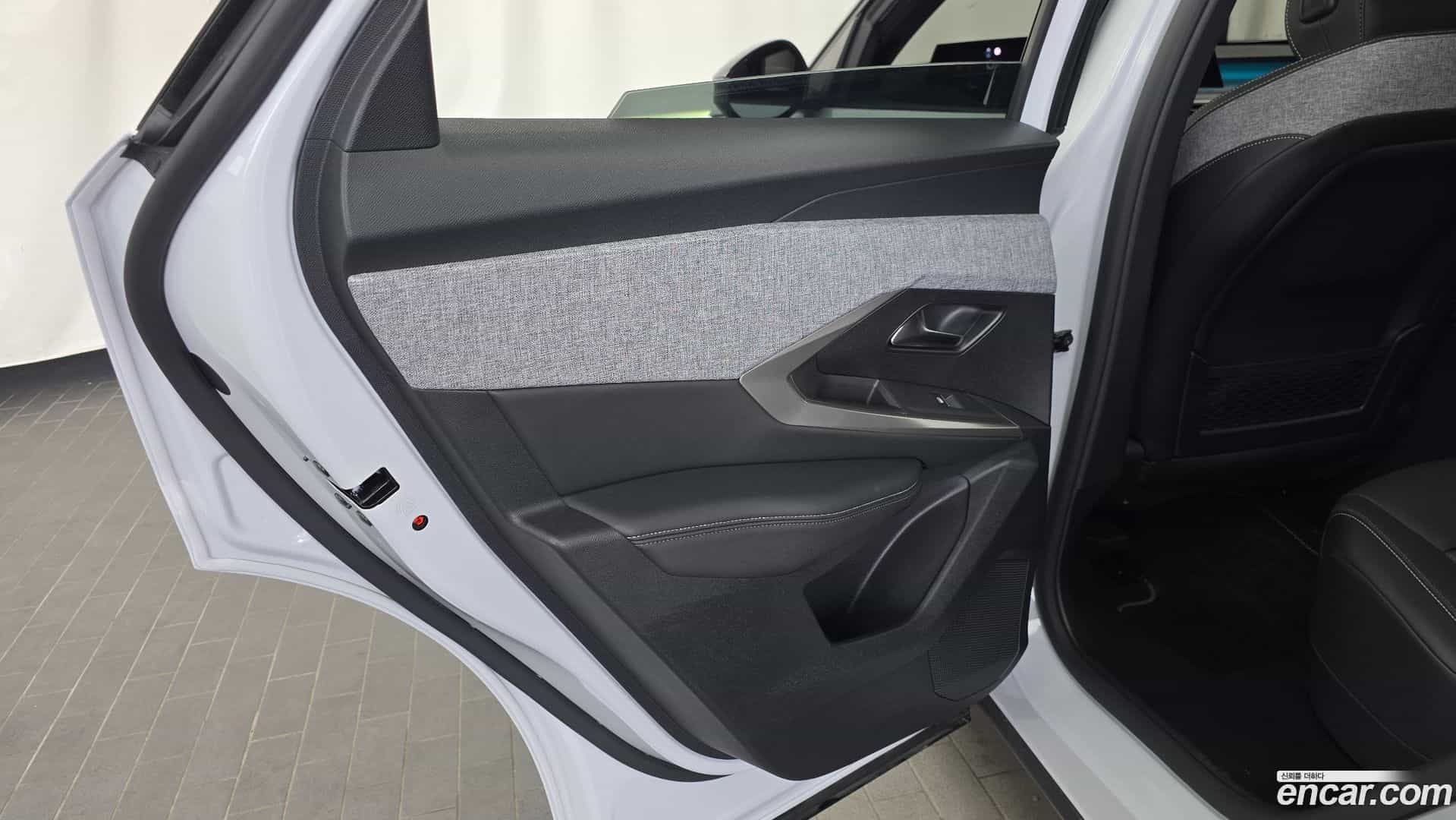 3008 Peugeot 2025.5-INNER-035