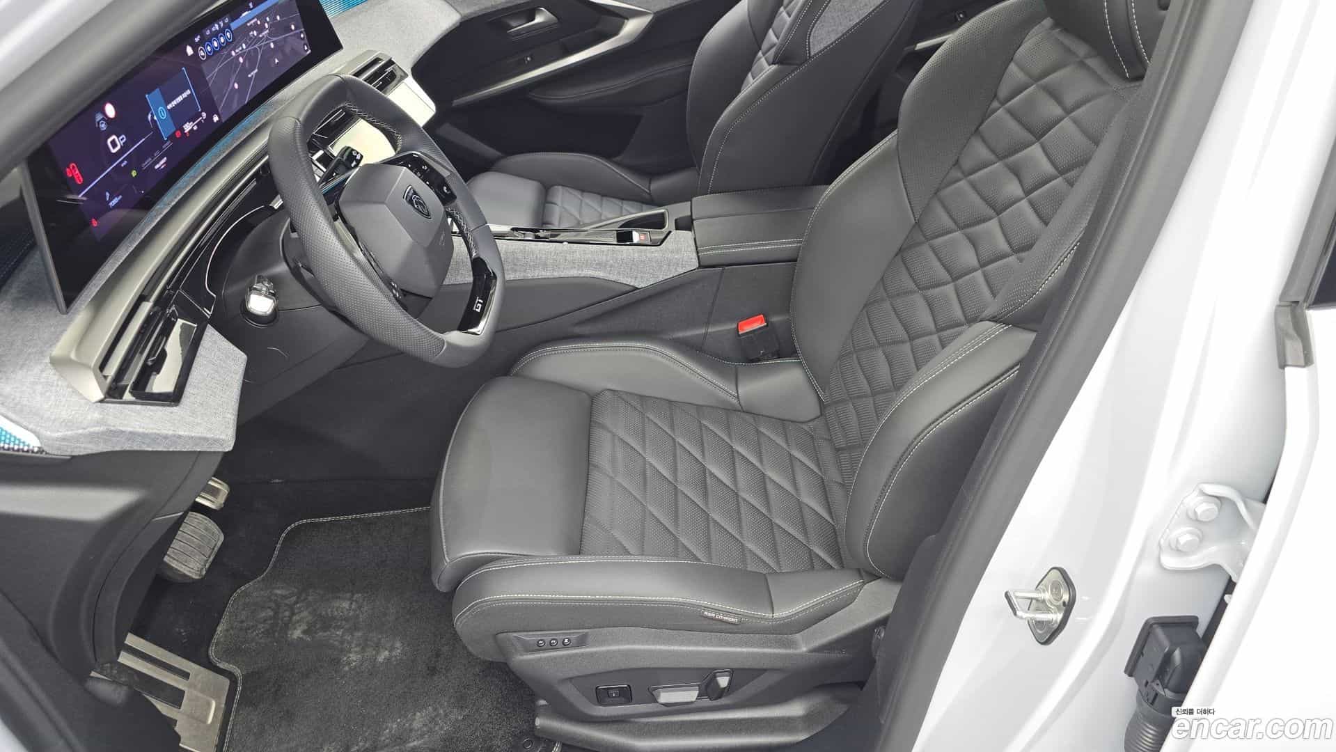 3008 Peugeot 2025.5-OPTION-044