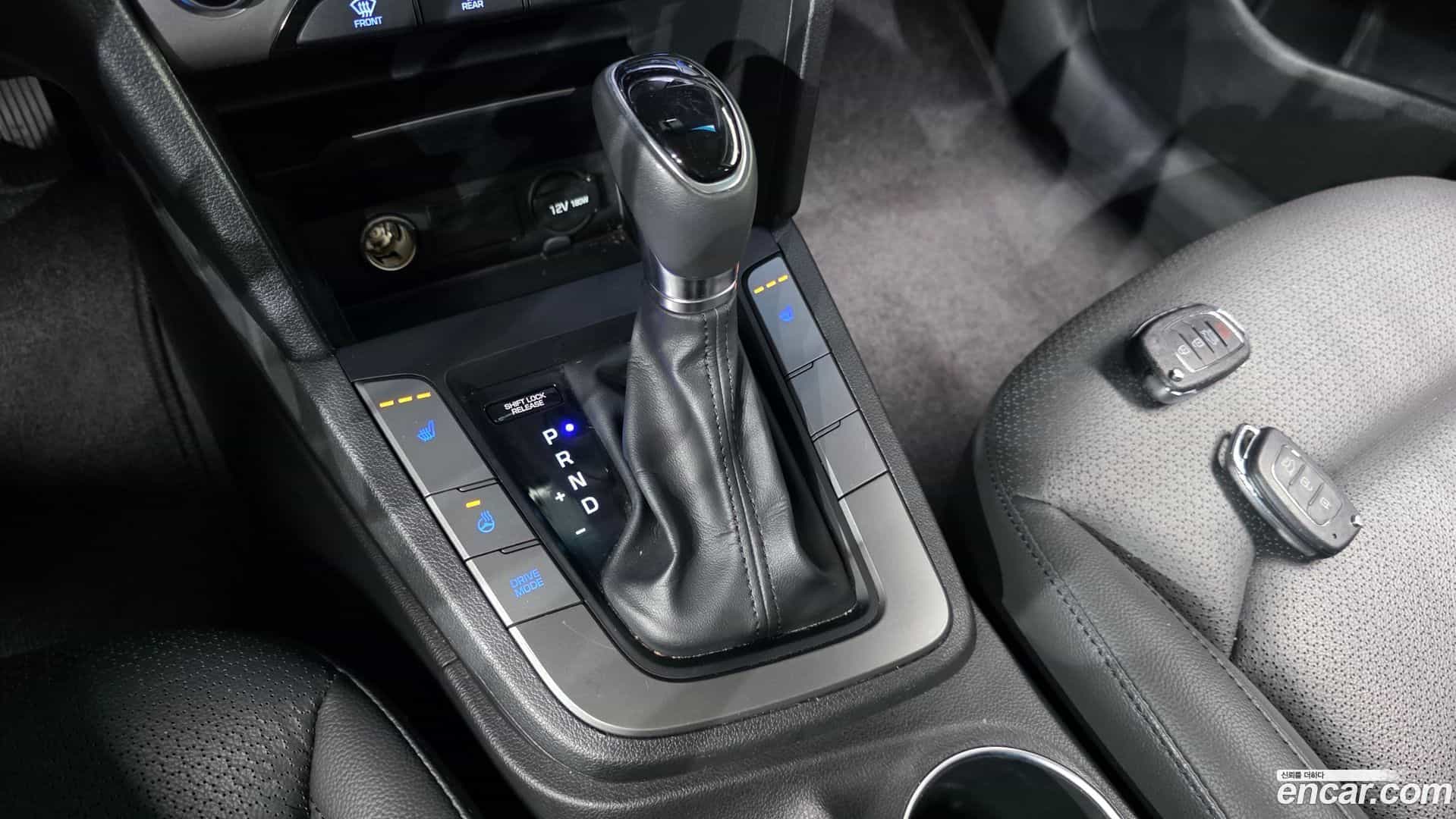 AVANTE Hyundai 2016.0-INNER-009
