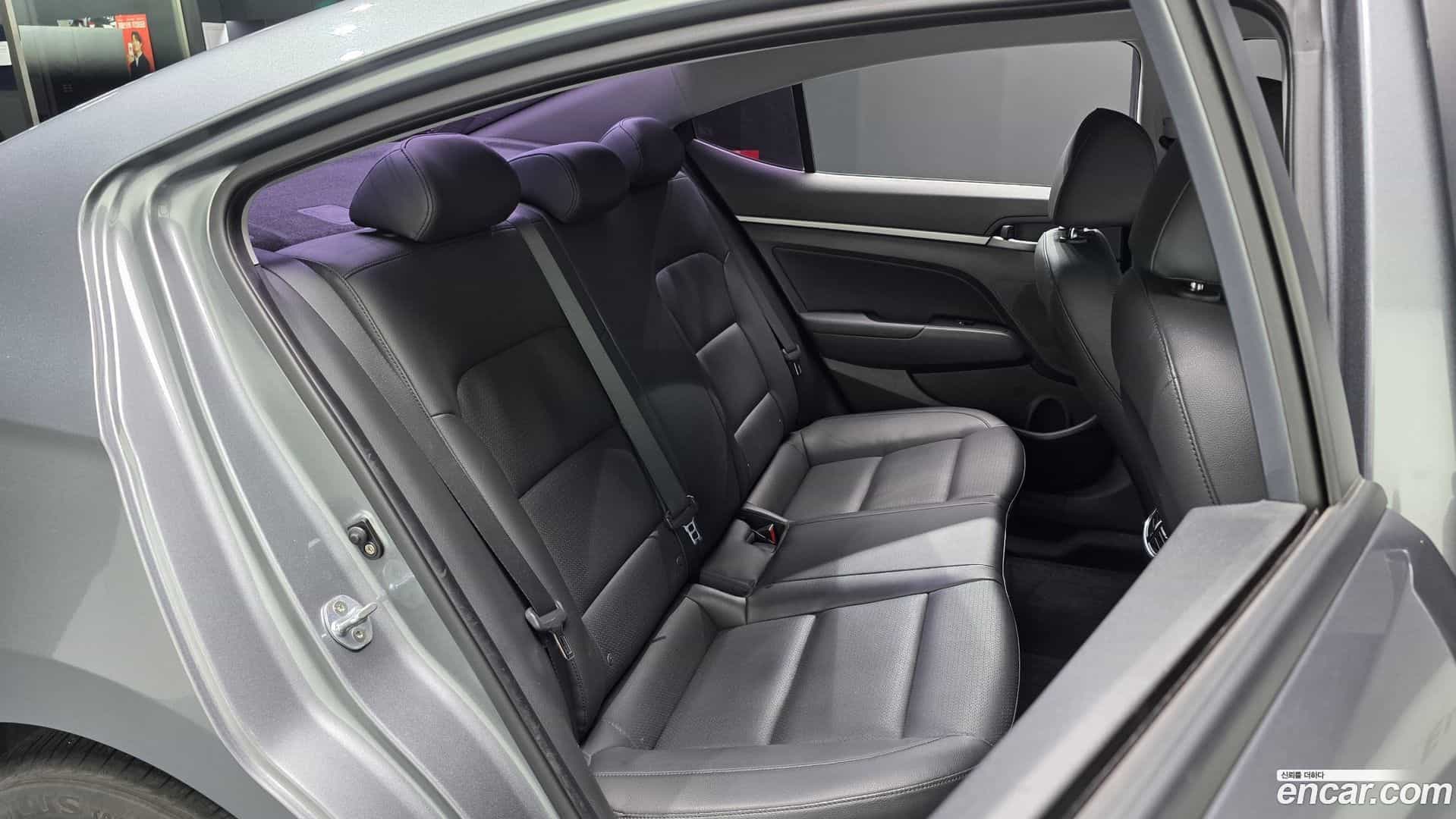 AVANTE Hyundai 2016.0-OPTION-015