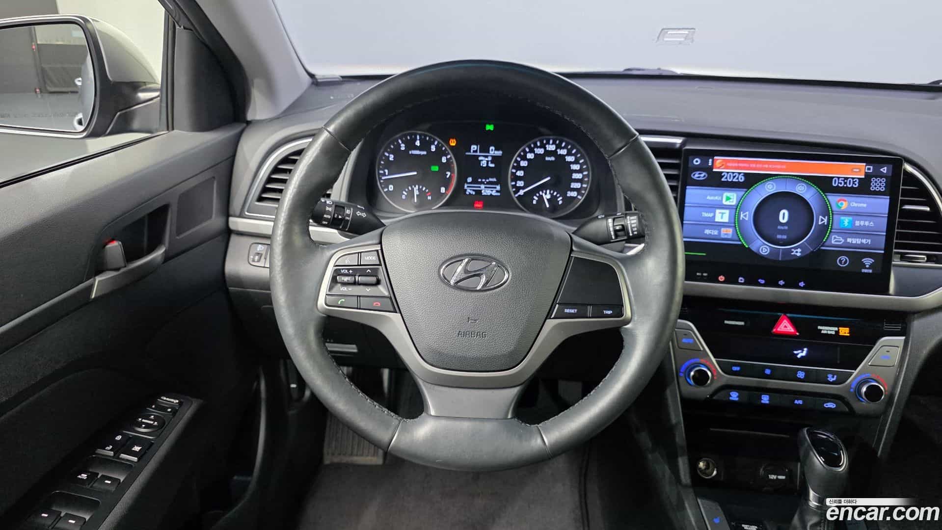 AVANTE Hyundai 2016.0-OPTION-017