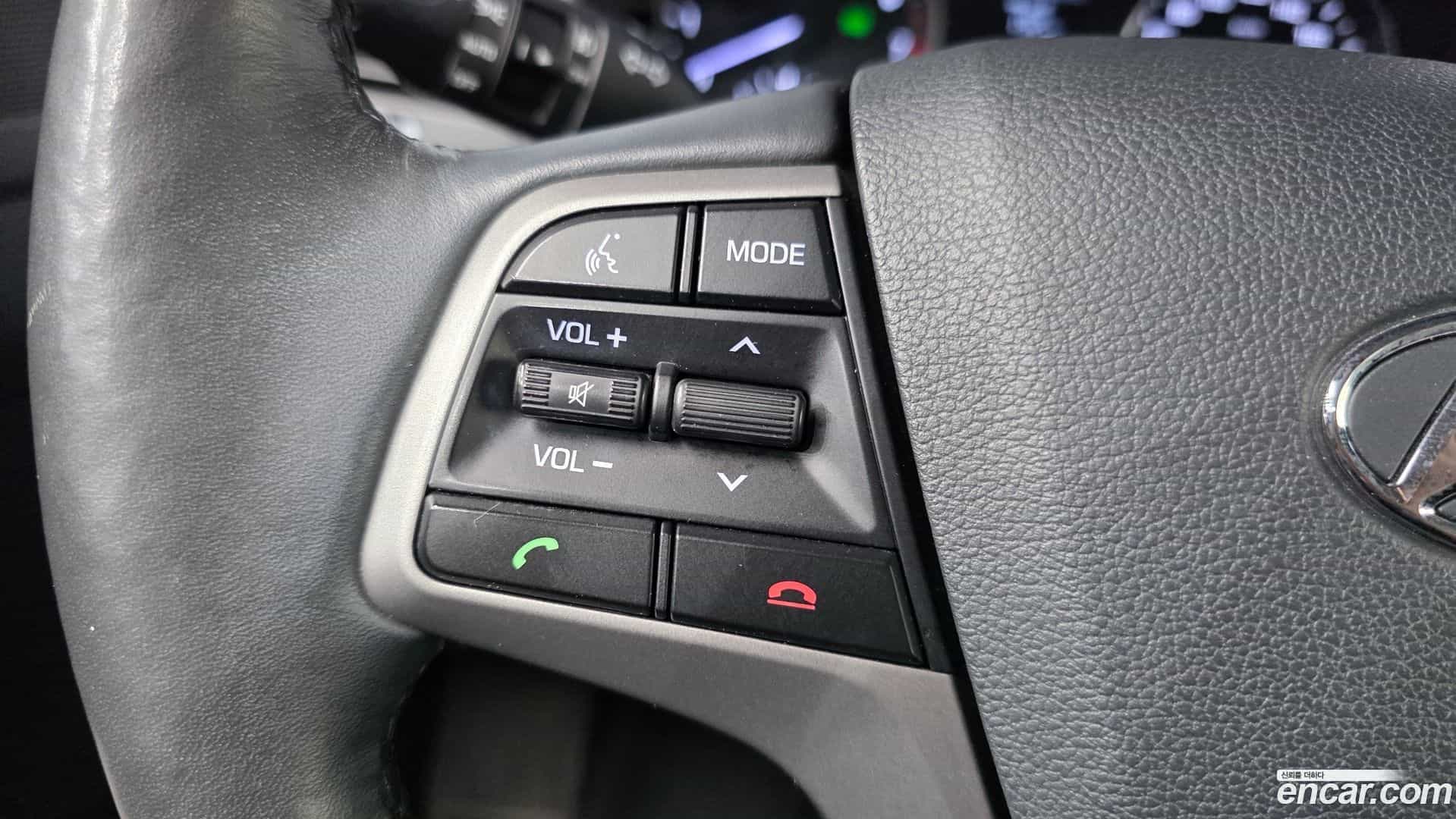 AVANTE Hyundai 2016.0-OPTION-022