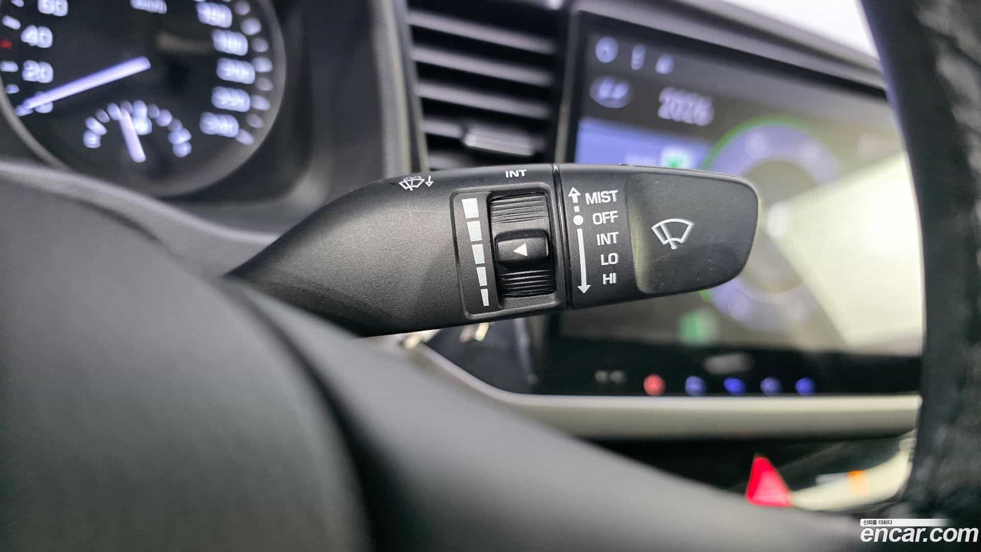 AVANTE Hyundai 2016.0-OPTION-023