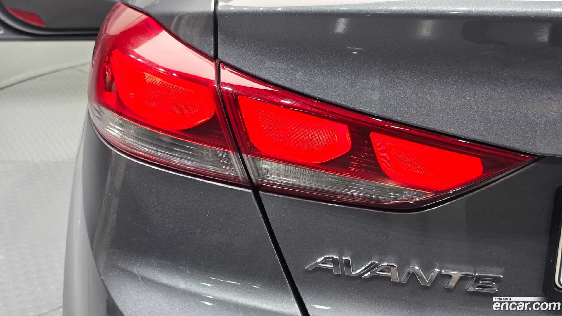 AVANTE Hyundai 2016.0-OUTER-033