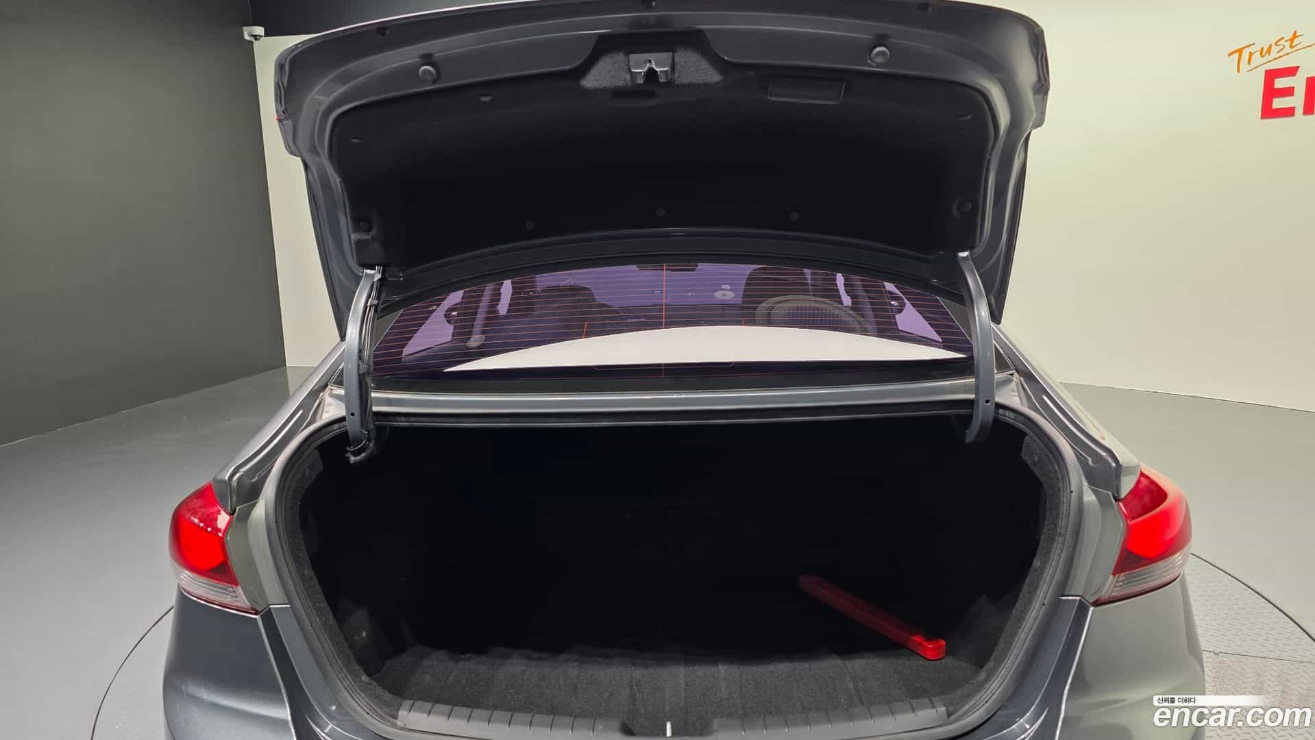 AVANTE Hyundai 2016.0-OPTION-045