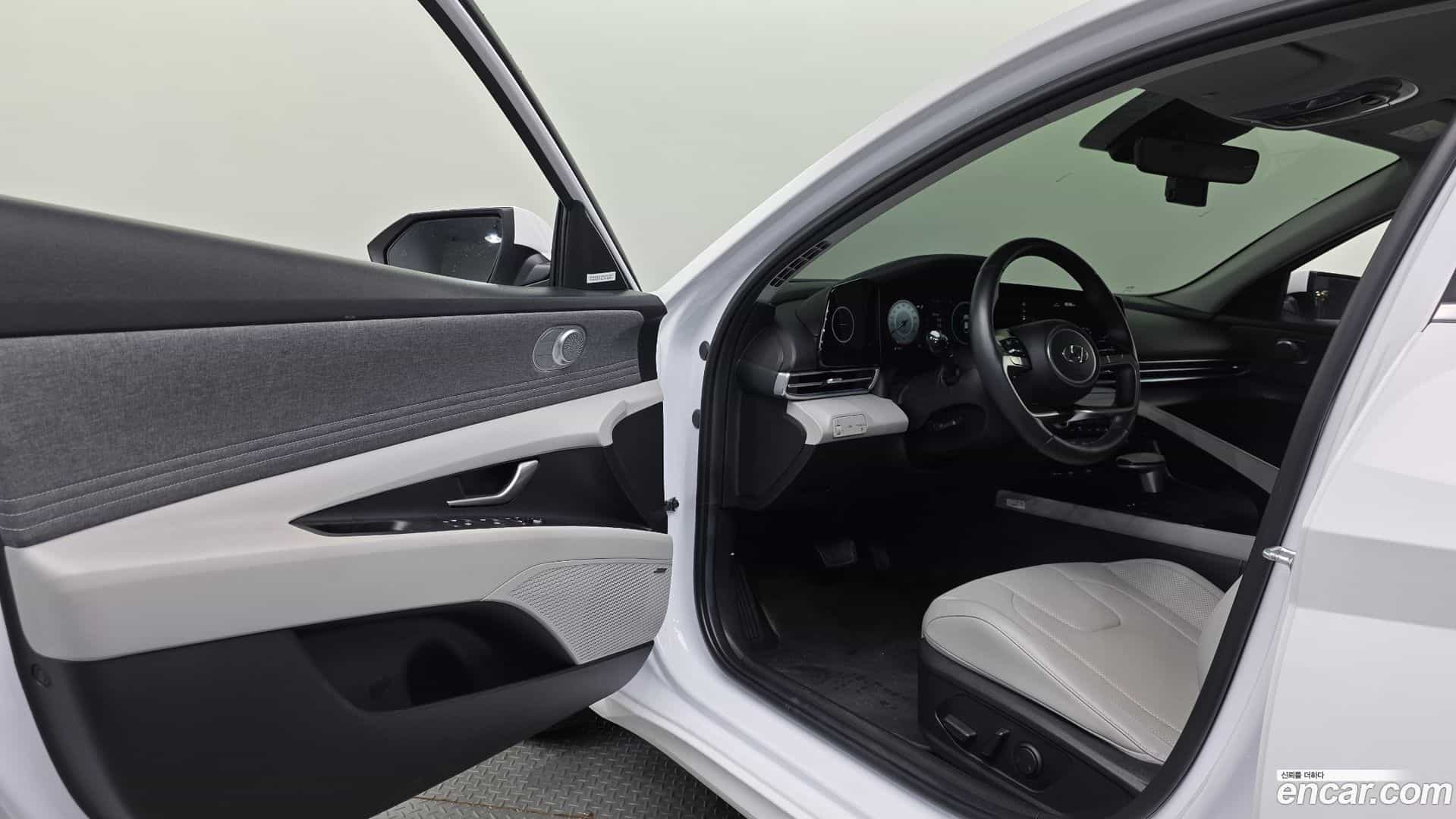 AVANTE Hyundai 2023.2-INNER-010