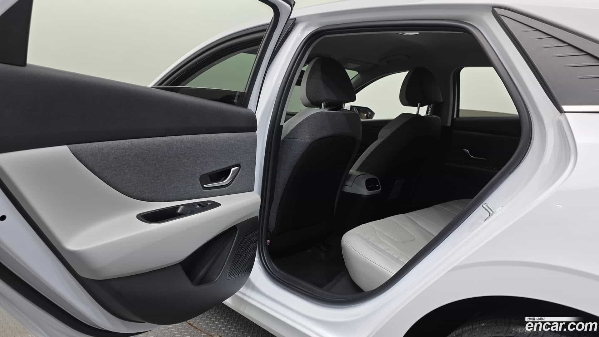 AVANTE Hyundai 2023.2-OPTION-020