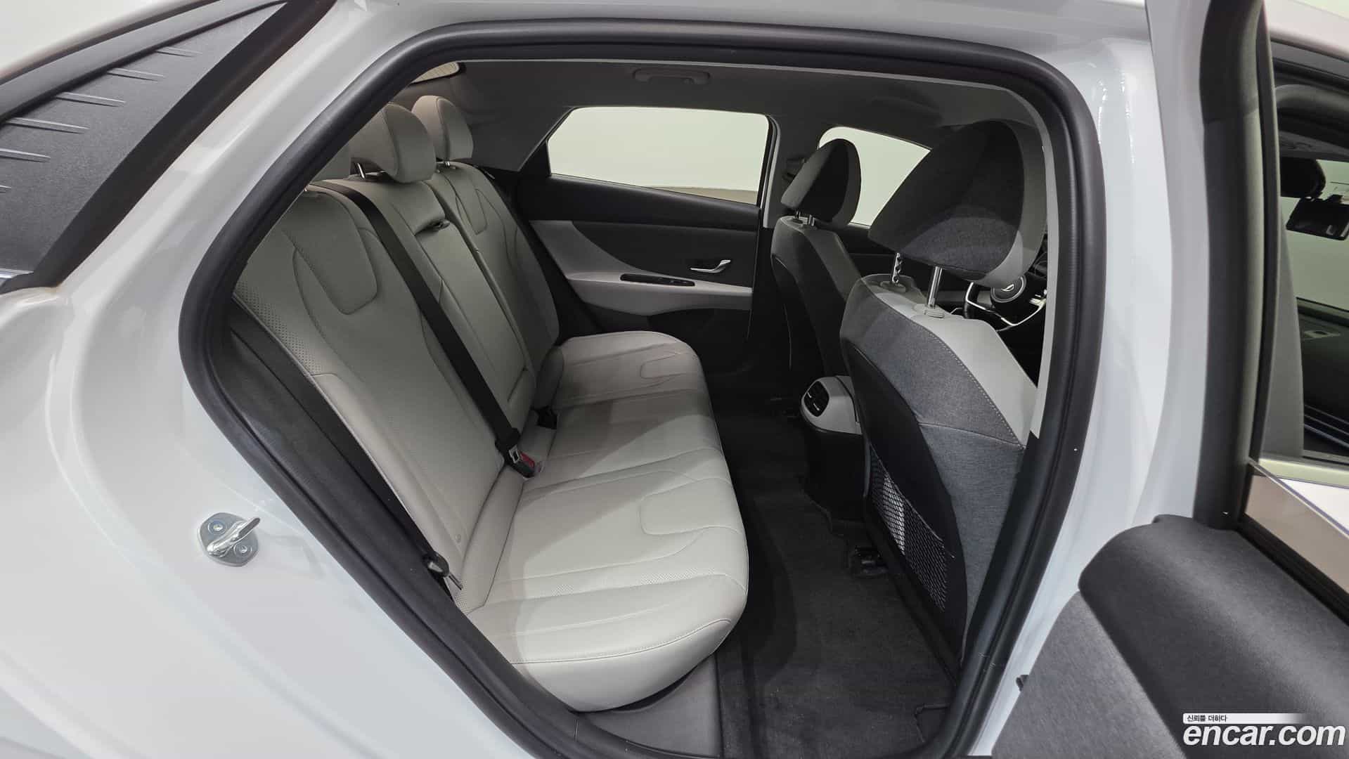 AVANTE Hyundai 2023.2-OPTION-022