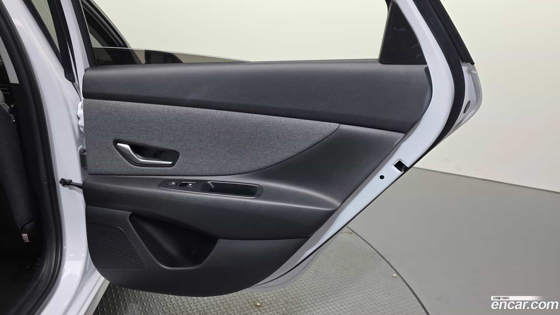 AVANTE Hyundai 2023.2-INNER-035
