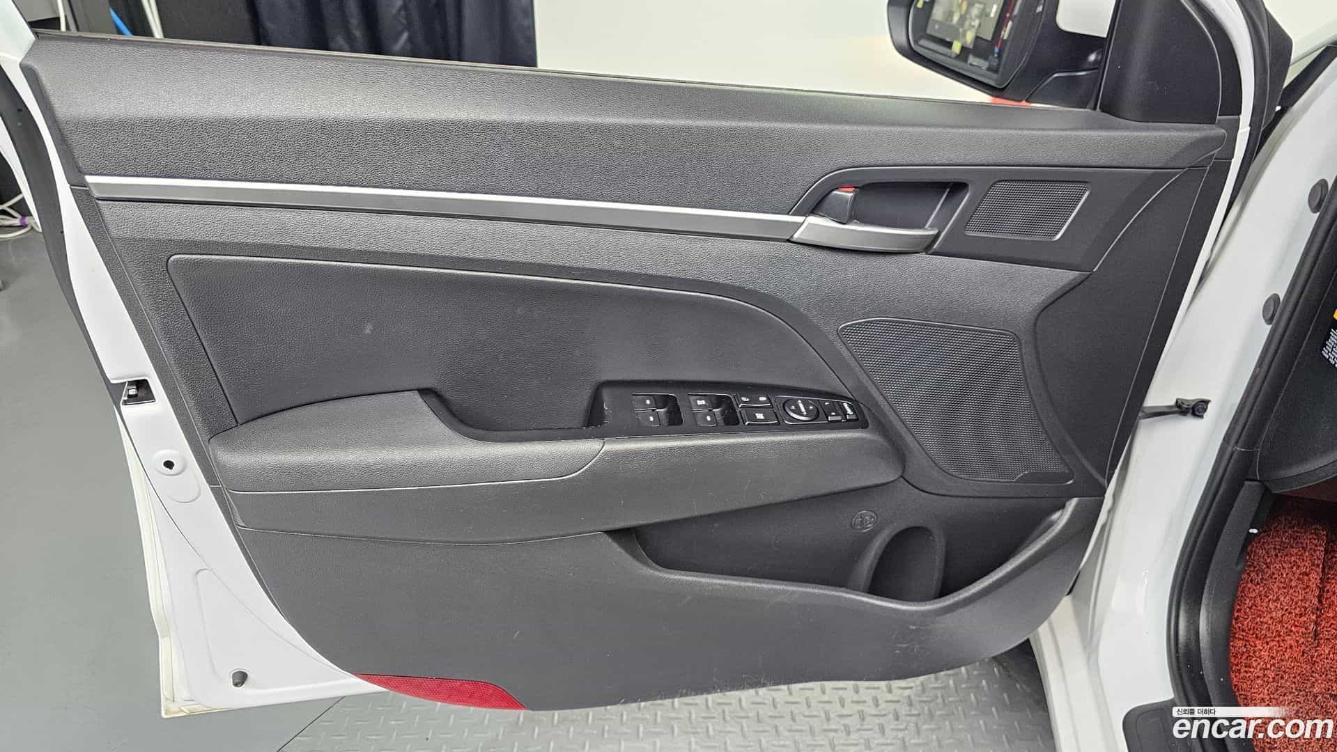 AVANTE Hyundai 2019.3-INNER-034