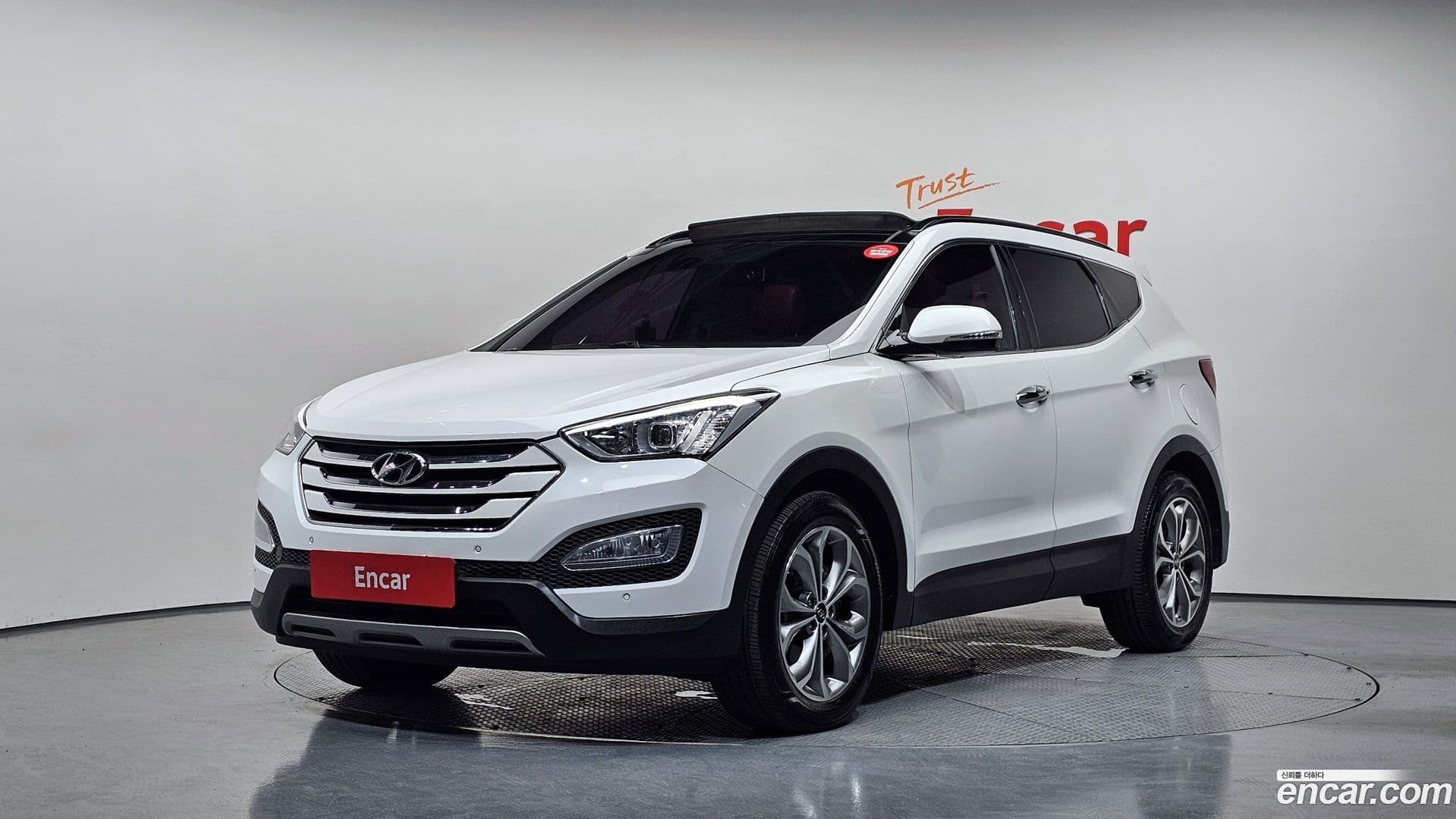 Main__Slider__Photo:Santafe Hyundai 2014.5-0