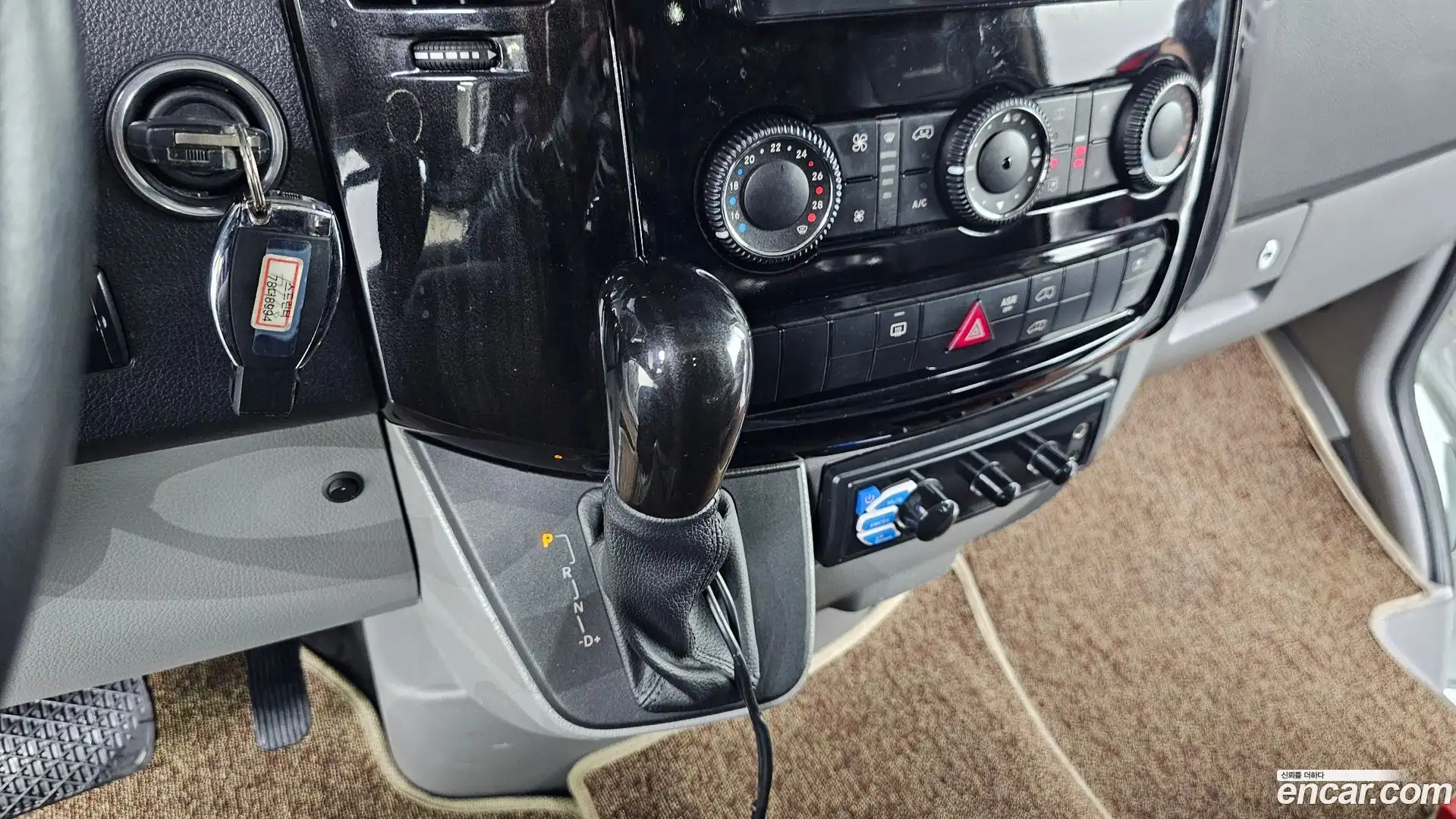 Sprinter Mercedes-Benz 2013.11-INNER-009