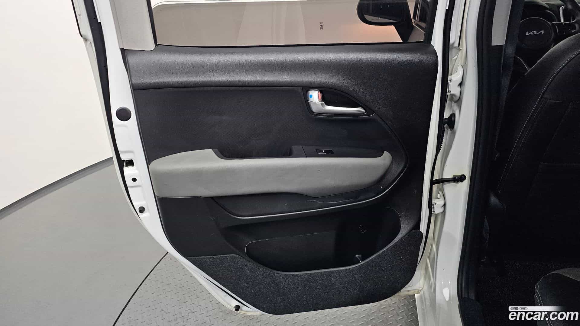 RAY Kia 2022.5-INNER-035
