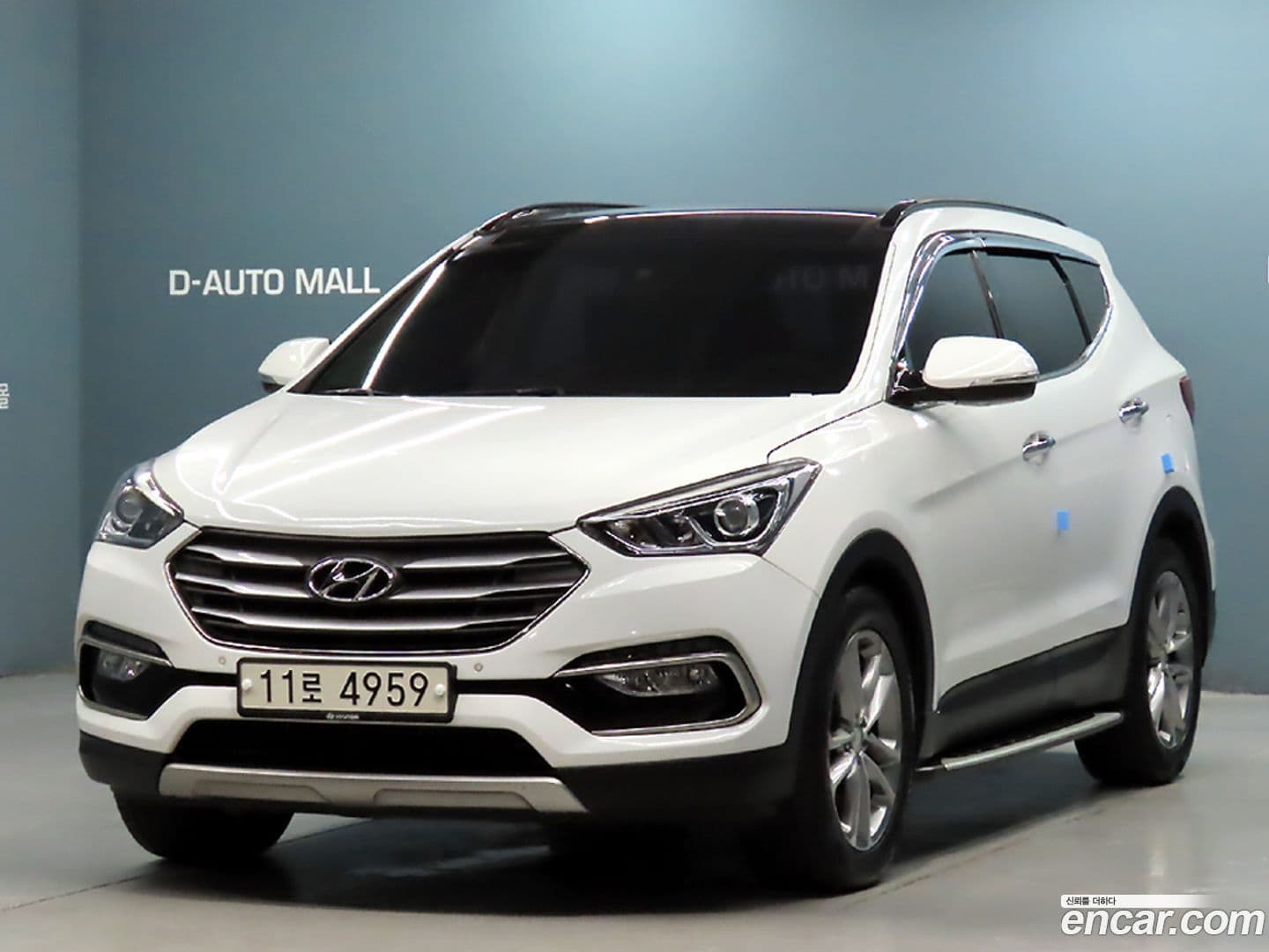 Main__Slider__Photo:Santafe Hyundai 2015.7-0