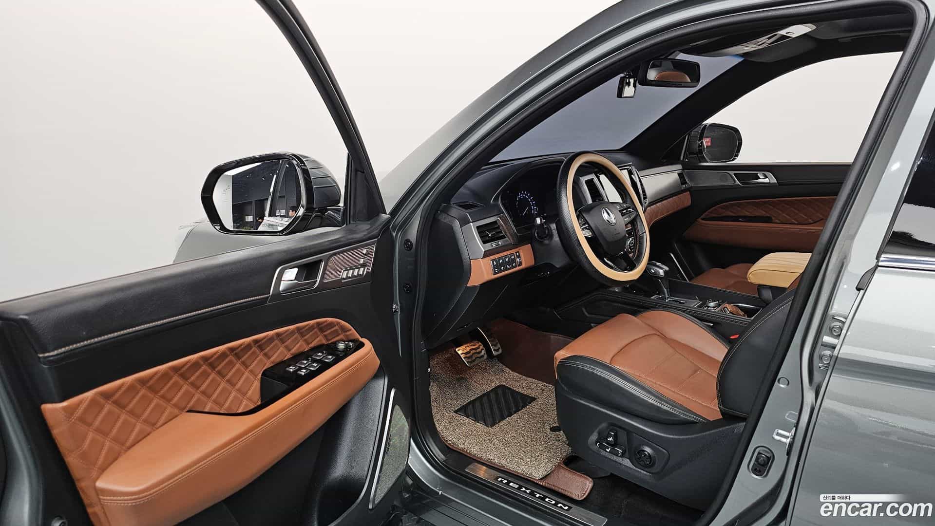 Rexton KG Mobility 2018.9-INNER-010