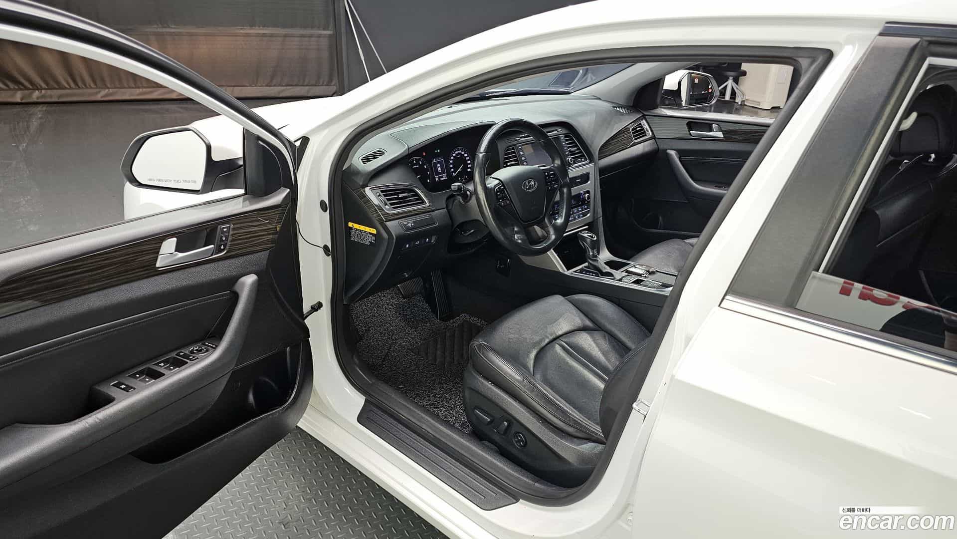 Sonata Hyundai 2015.0-INNER-010