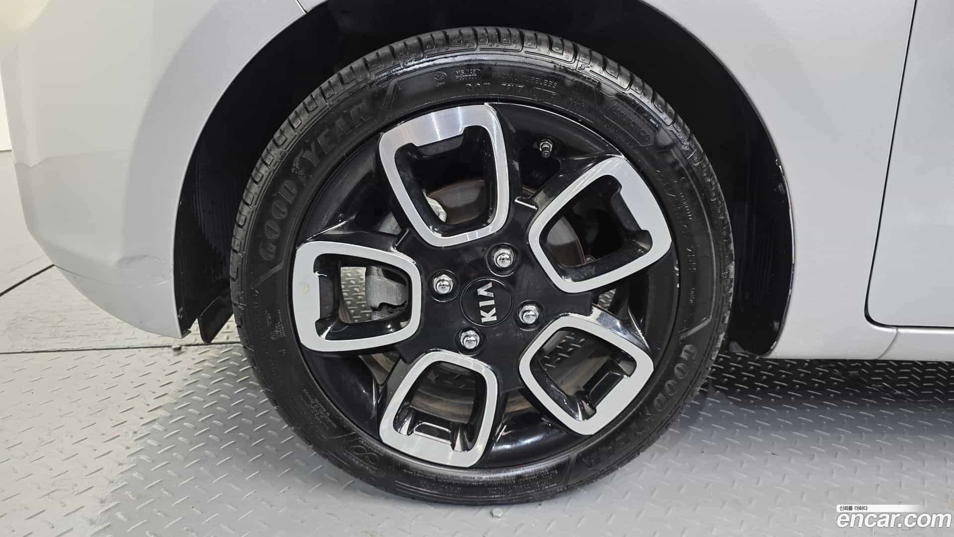 RAY Kia 2019.1-OUTER-005