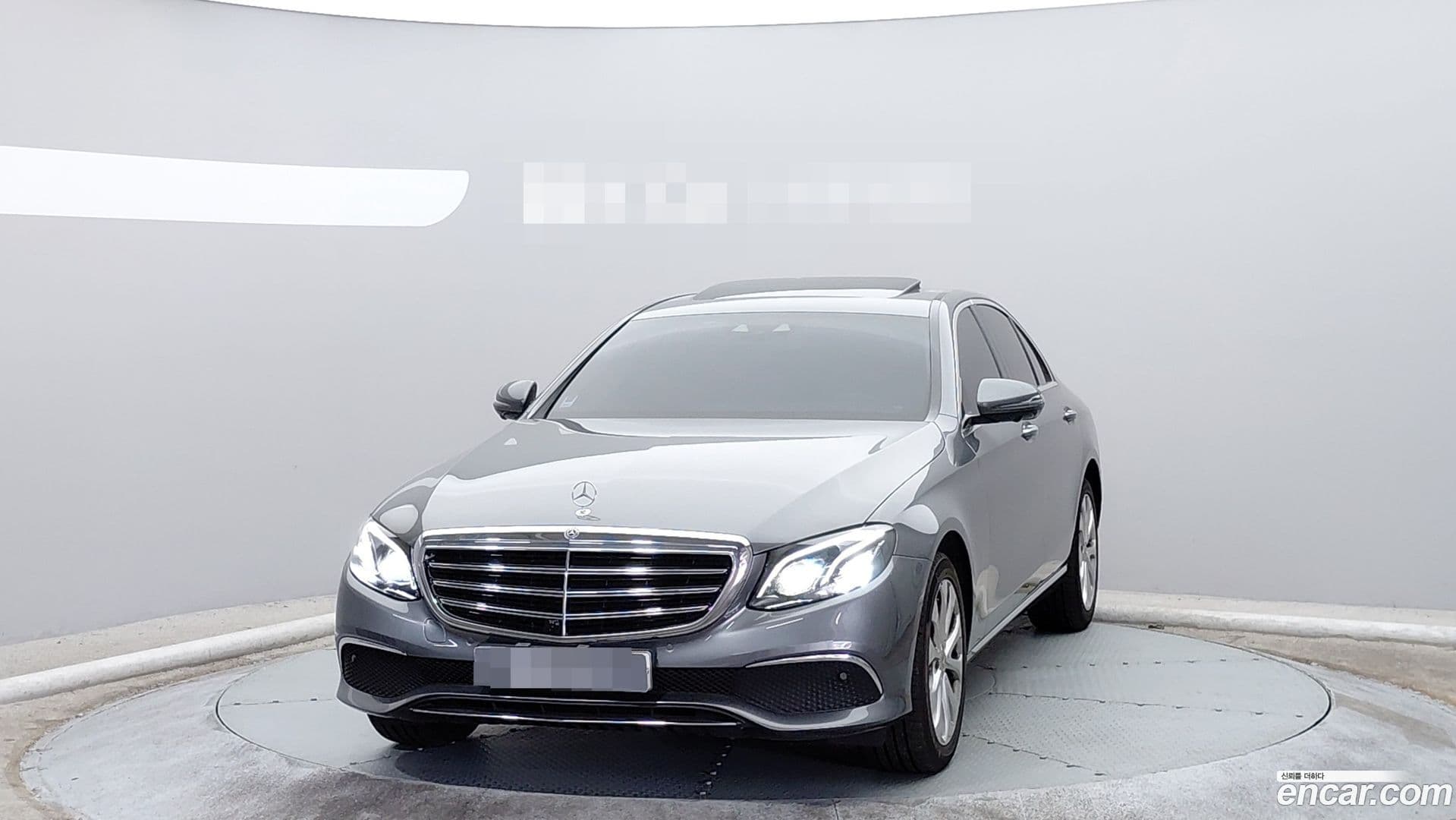 Main__Slider__Photo:E-Class Mercedes-Benz 2018.5-0