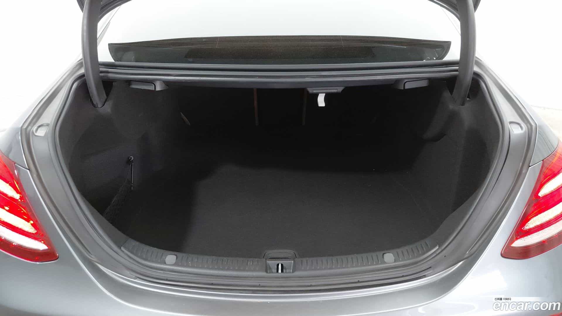 E-Class Mercedes-Benz 2018.5-OPTION-024