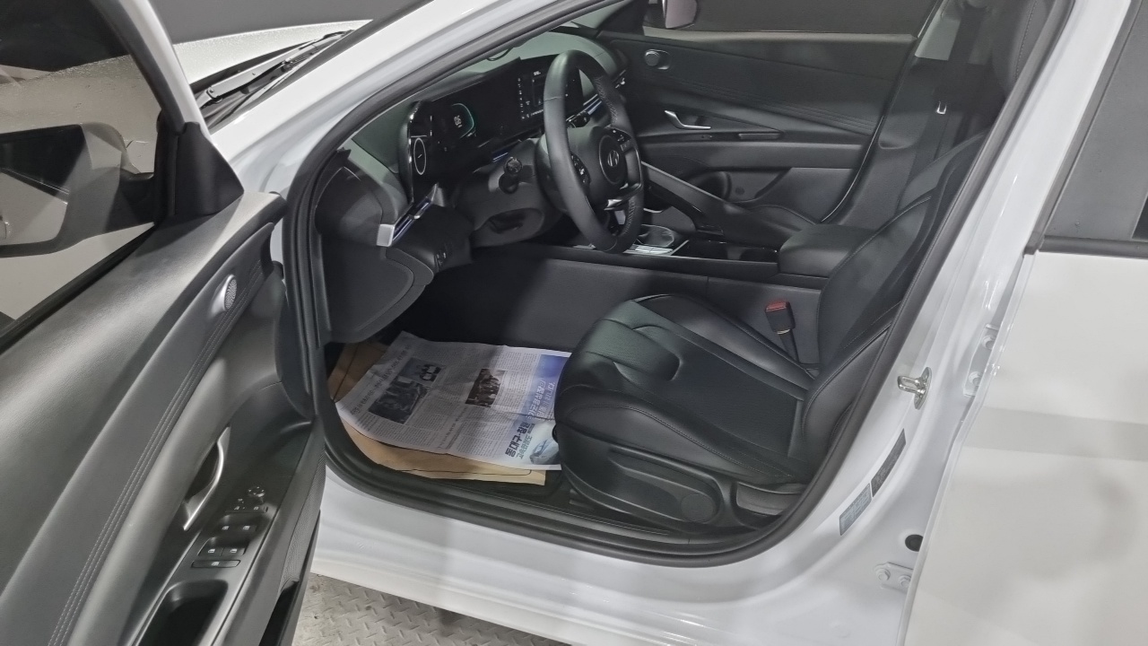 AVANTE Hyundai 2024.1-INNER-010
