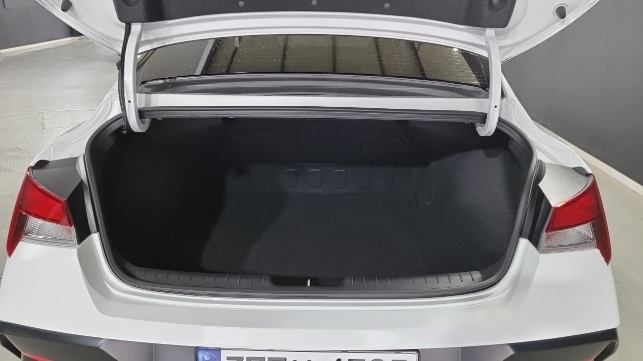 AVANTE Hyundai 2024.1-OPTION-022