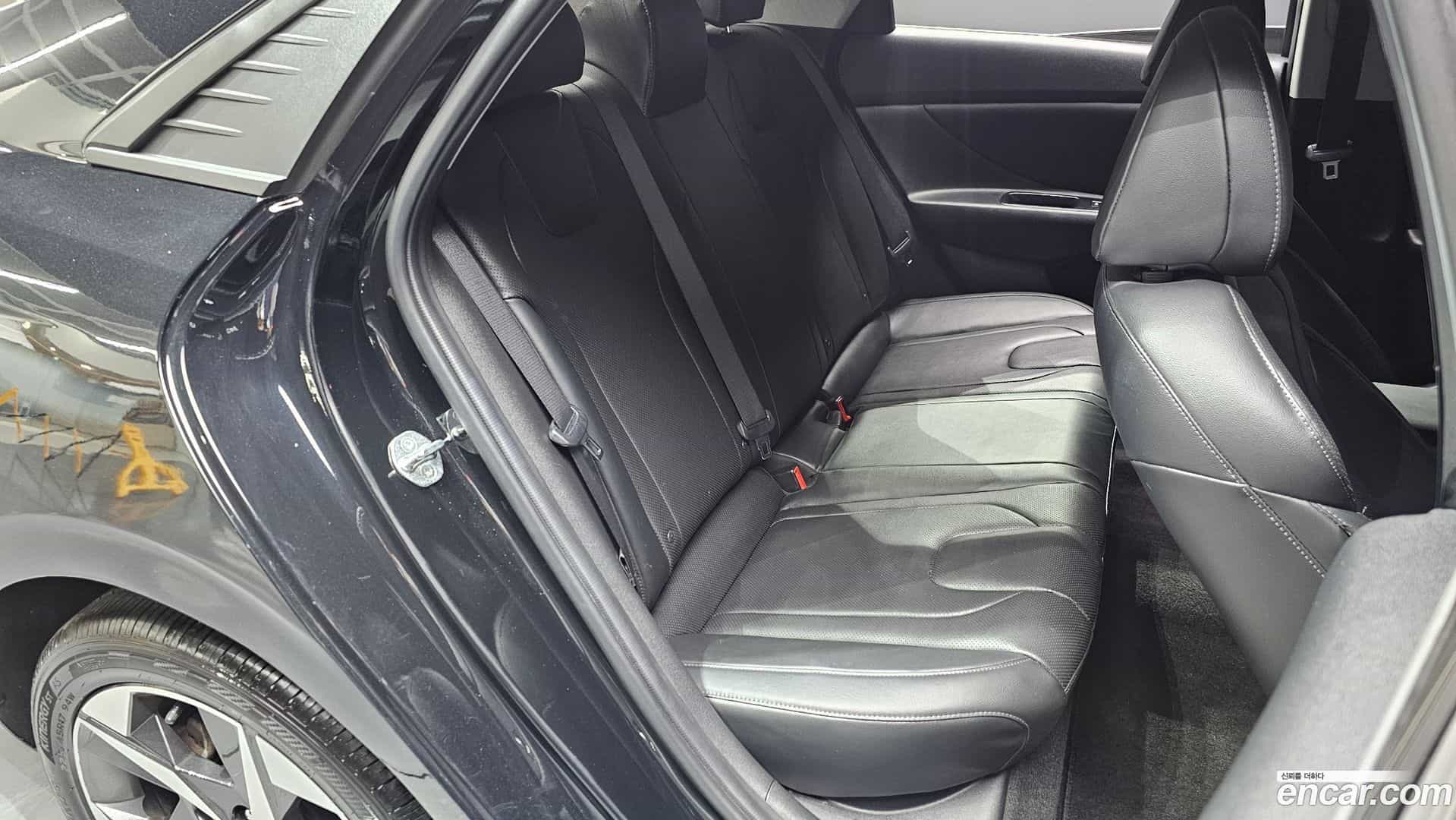 AVANTE Hyundai 2022.11-INNER-036