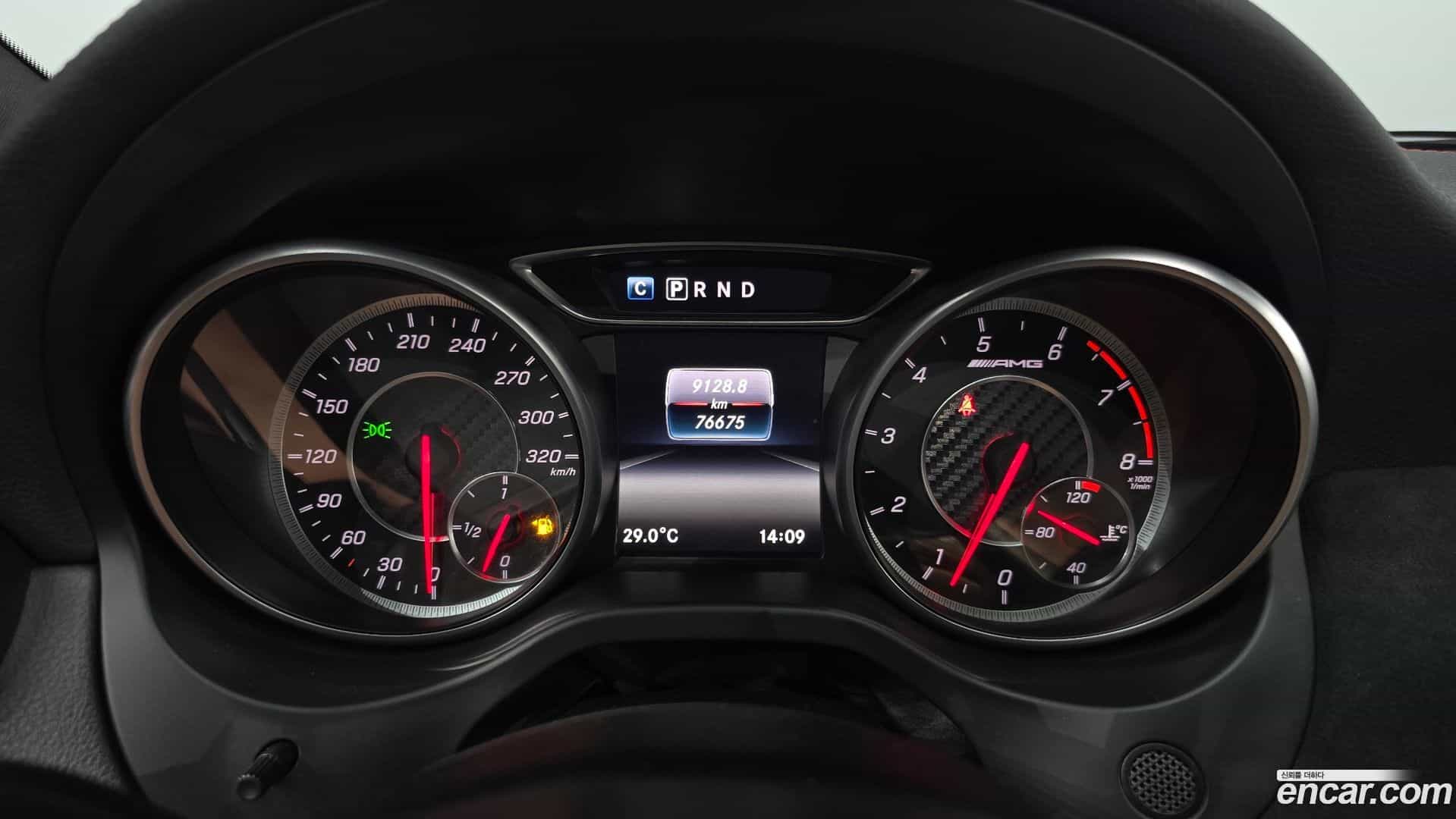 CLA-Class Mercedes-Benz 2017.11-INNER-008