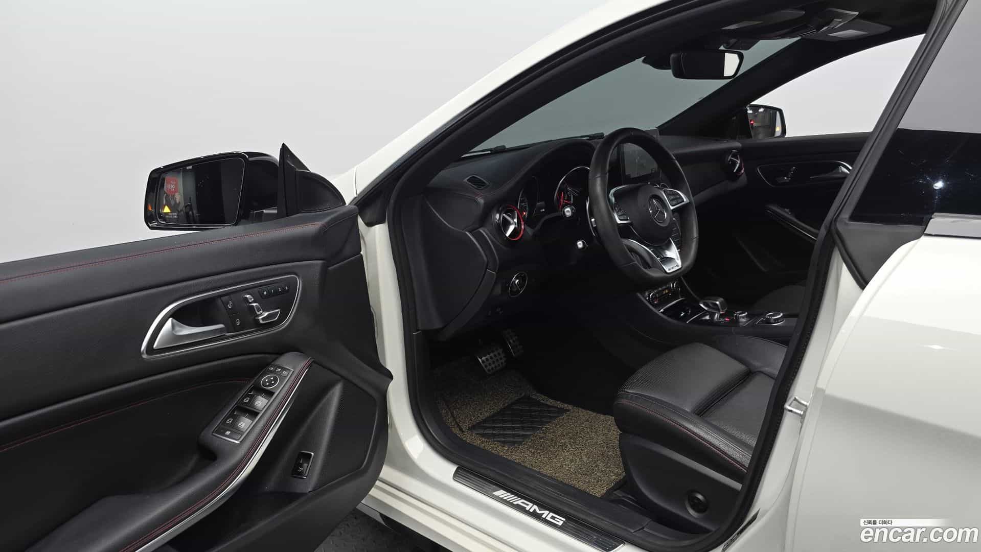 CLA-Class Mercedes-Benz 2017.11-INNER-010