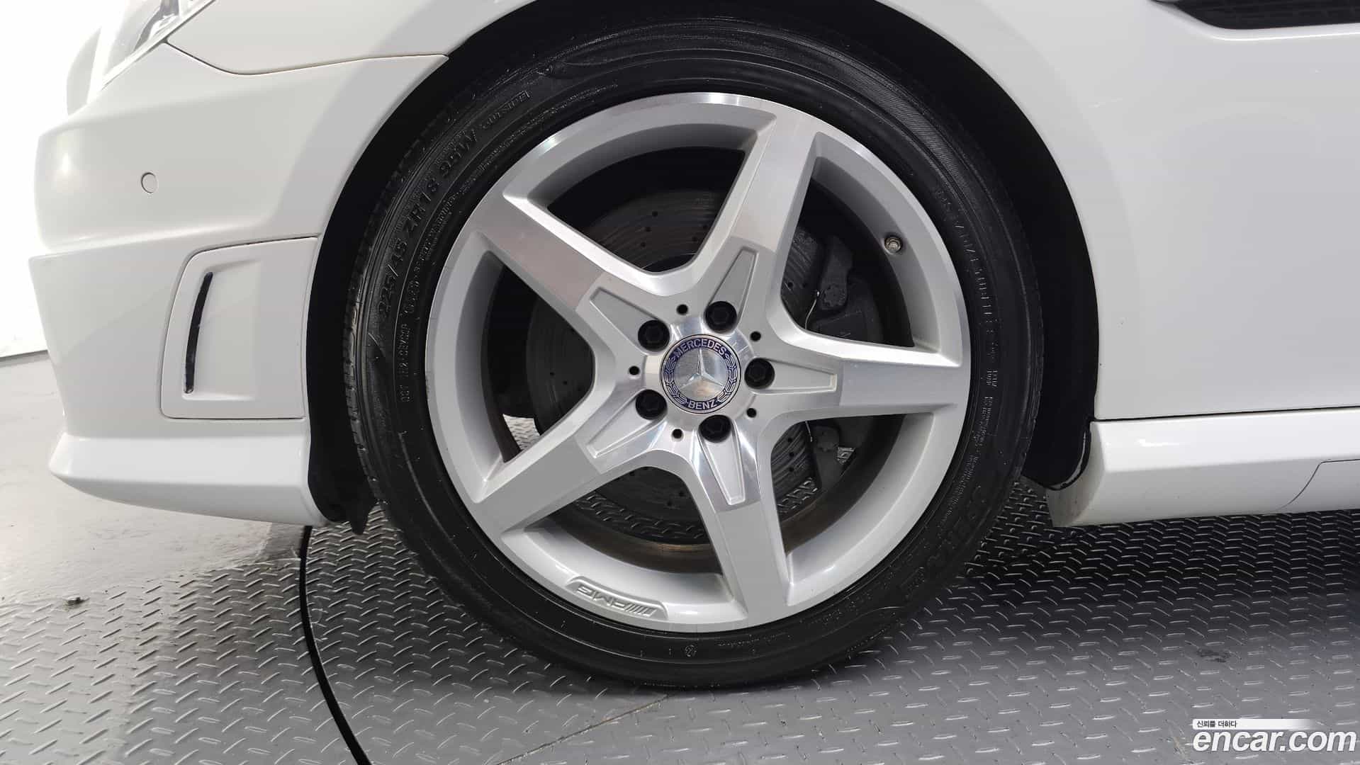 SLK-Class Mercedes-Benz 2016.4-OUTER-005