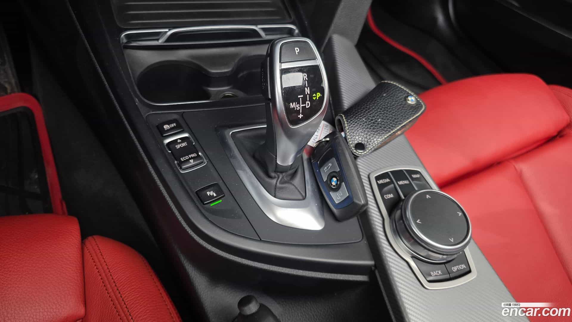 3-Series BMW 2018.0-INNER-009
