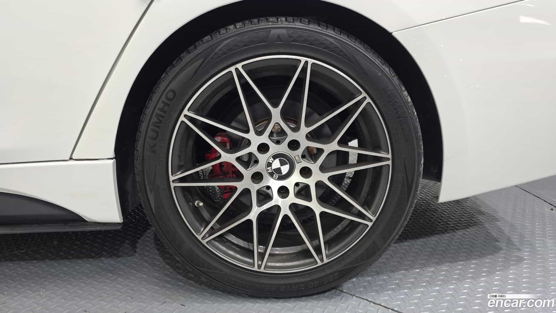 3-Series BMW 2018.0-OUTER-031