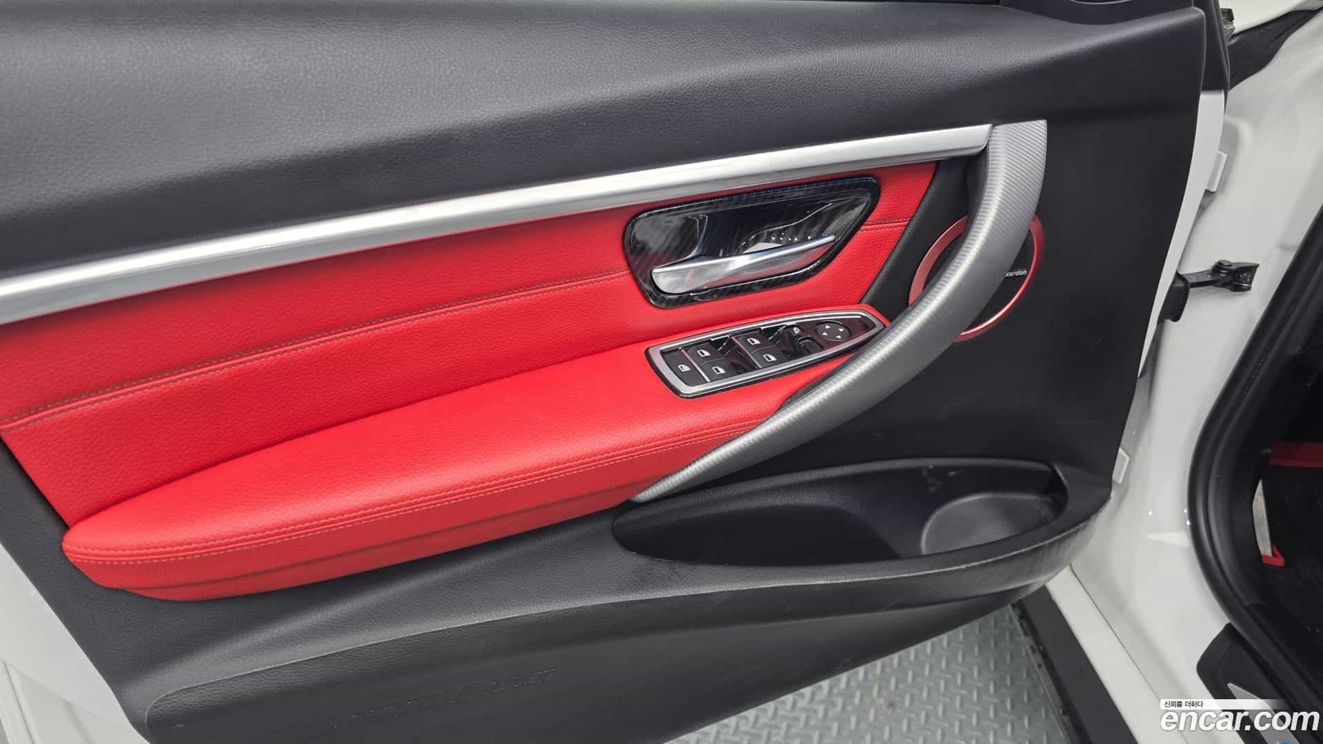 3-Series BMW 2018.0-INNER-034