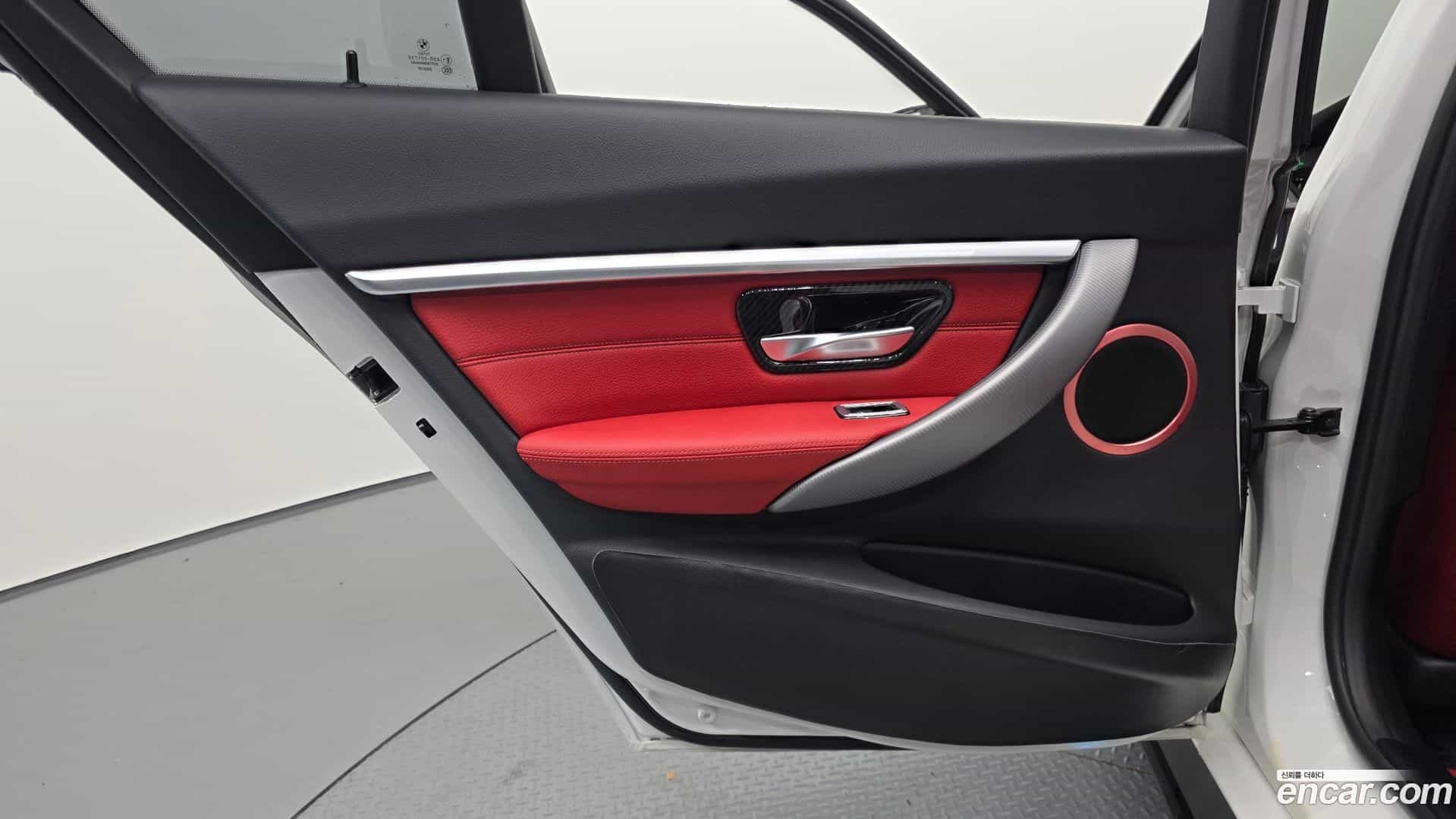 3-Series BMW 2018.0-INNER-035