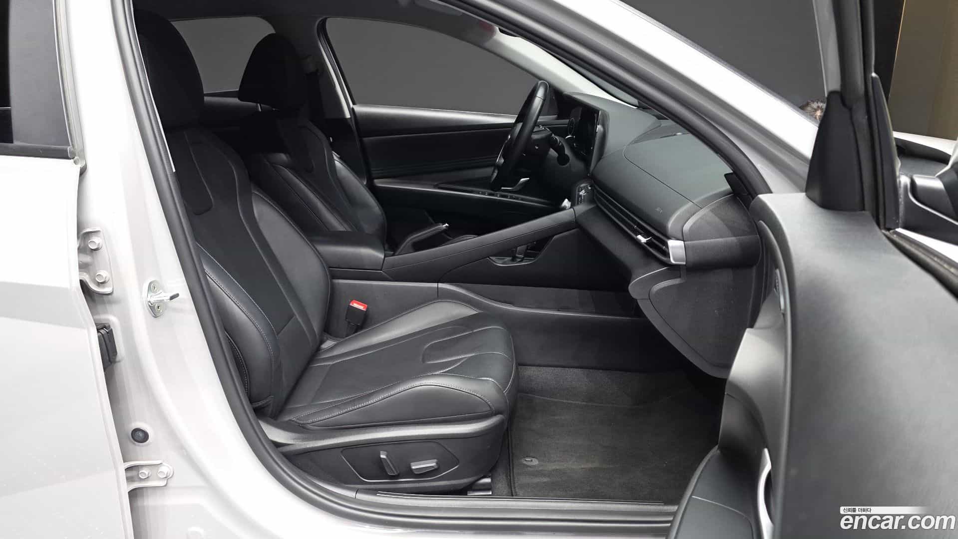 AVANTE Hyundai 2022.5-OPTION-015