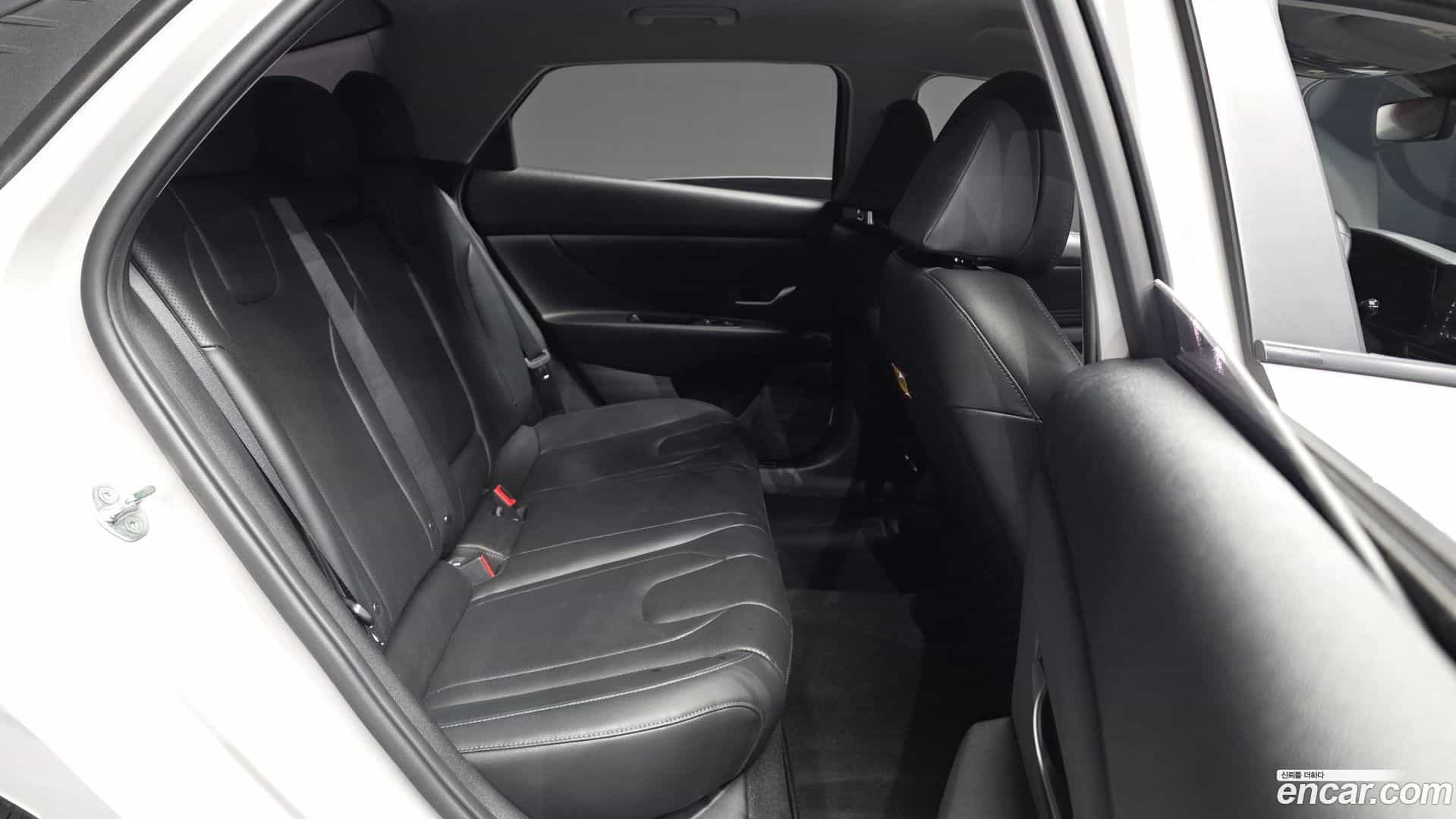 AVANTE Hyundai 2022.5-OPTION-016