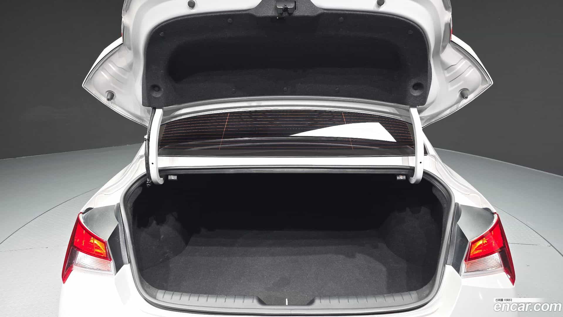 AVANTE Hyundai 2022.5-OPTION-024